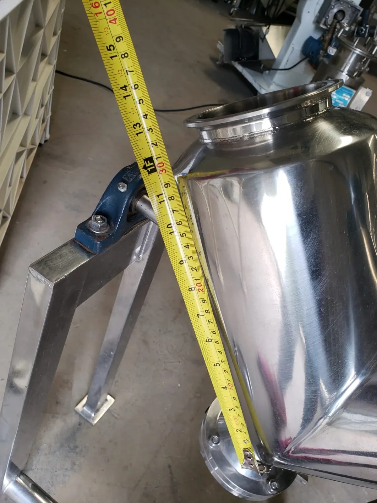 misturador-em-v-em-aco-inox-capacidade-15-litros