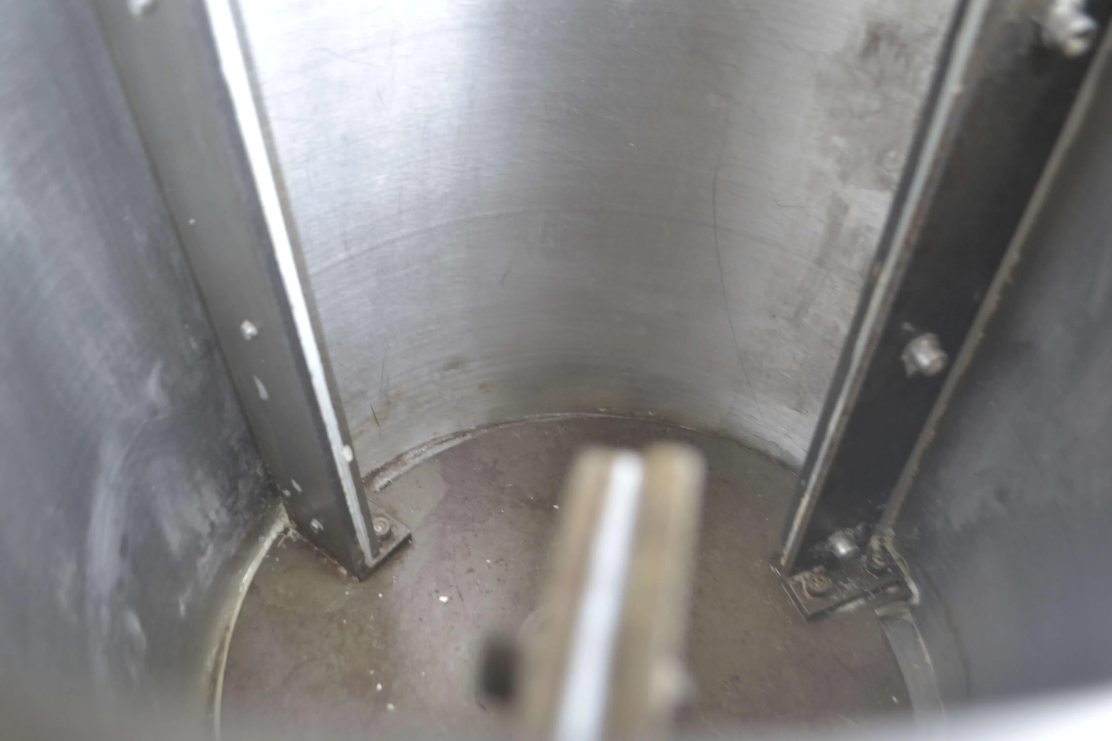 temperadeira-de-chocolate-capacidade-150-kg-h-marca-hebleimar