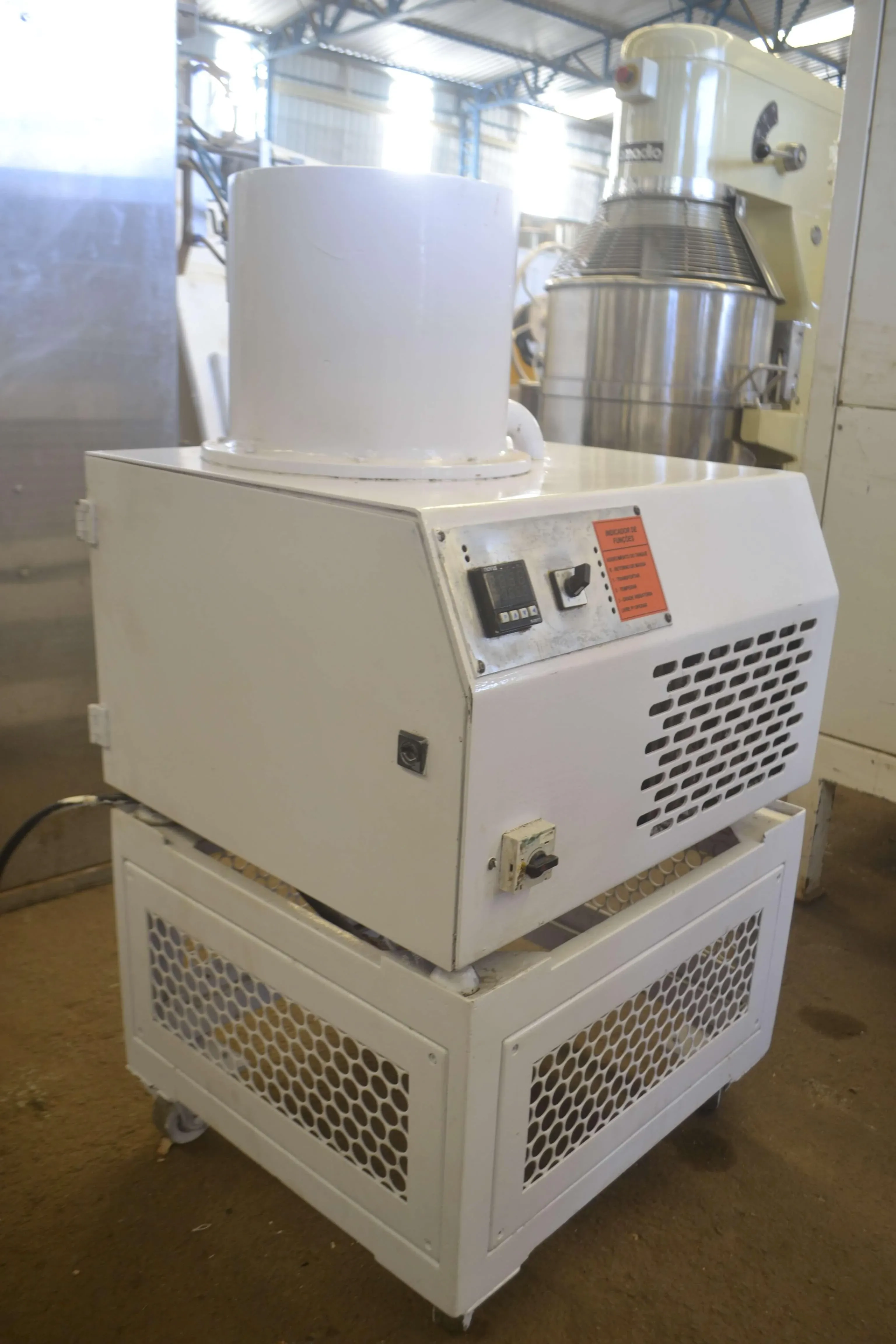 temperadeira-de-chocolates-capacidade-30-kg-hora-marca-hebleimar