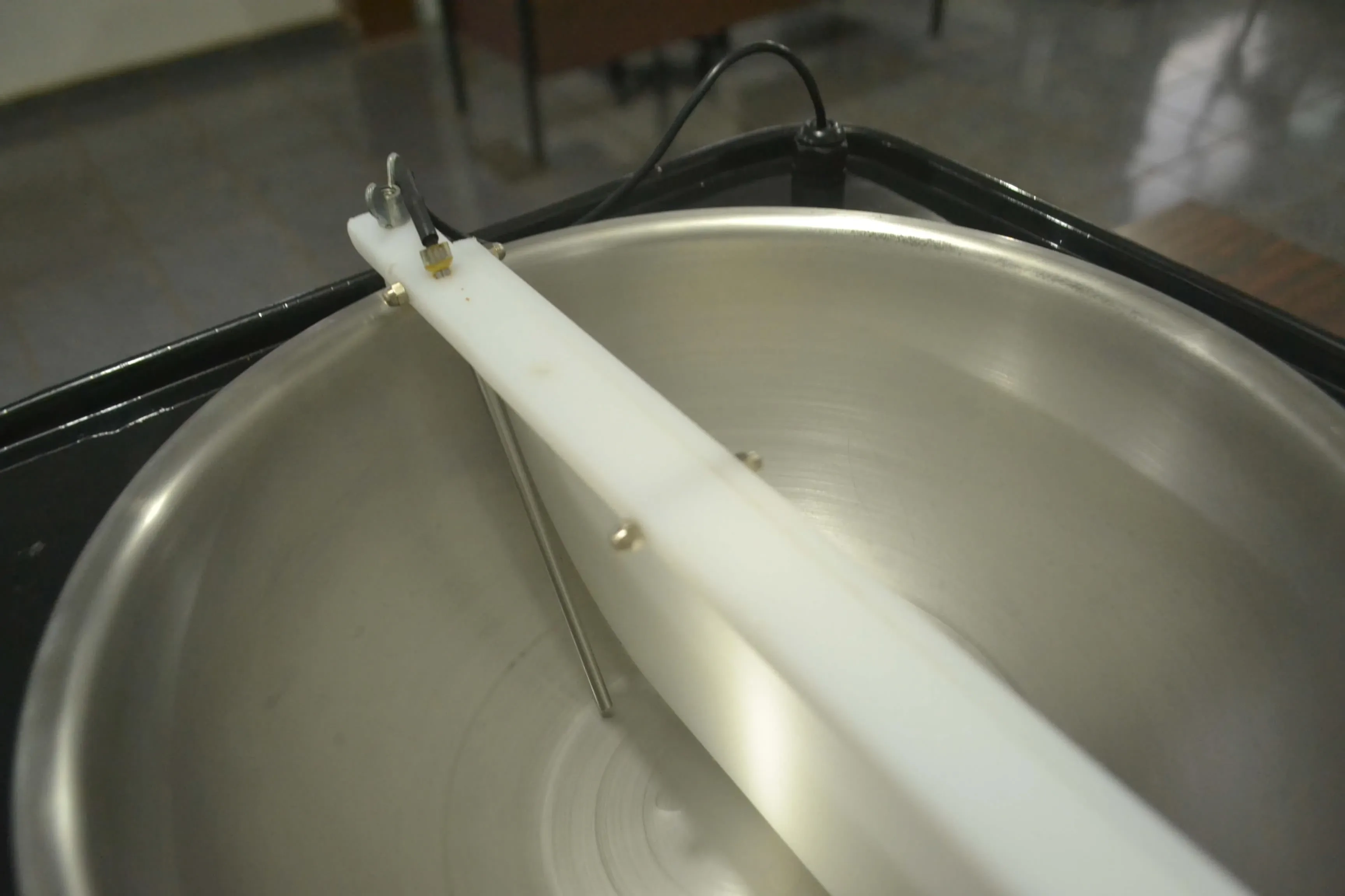 temperadeira-de-chocolates-capacidade-2-kg-marca-universal