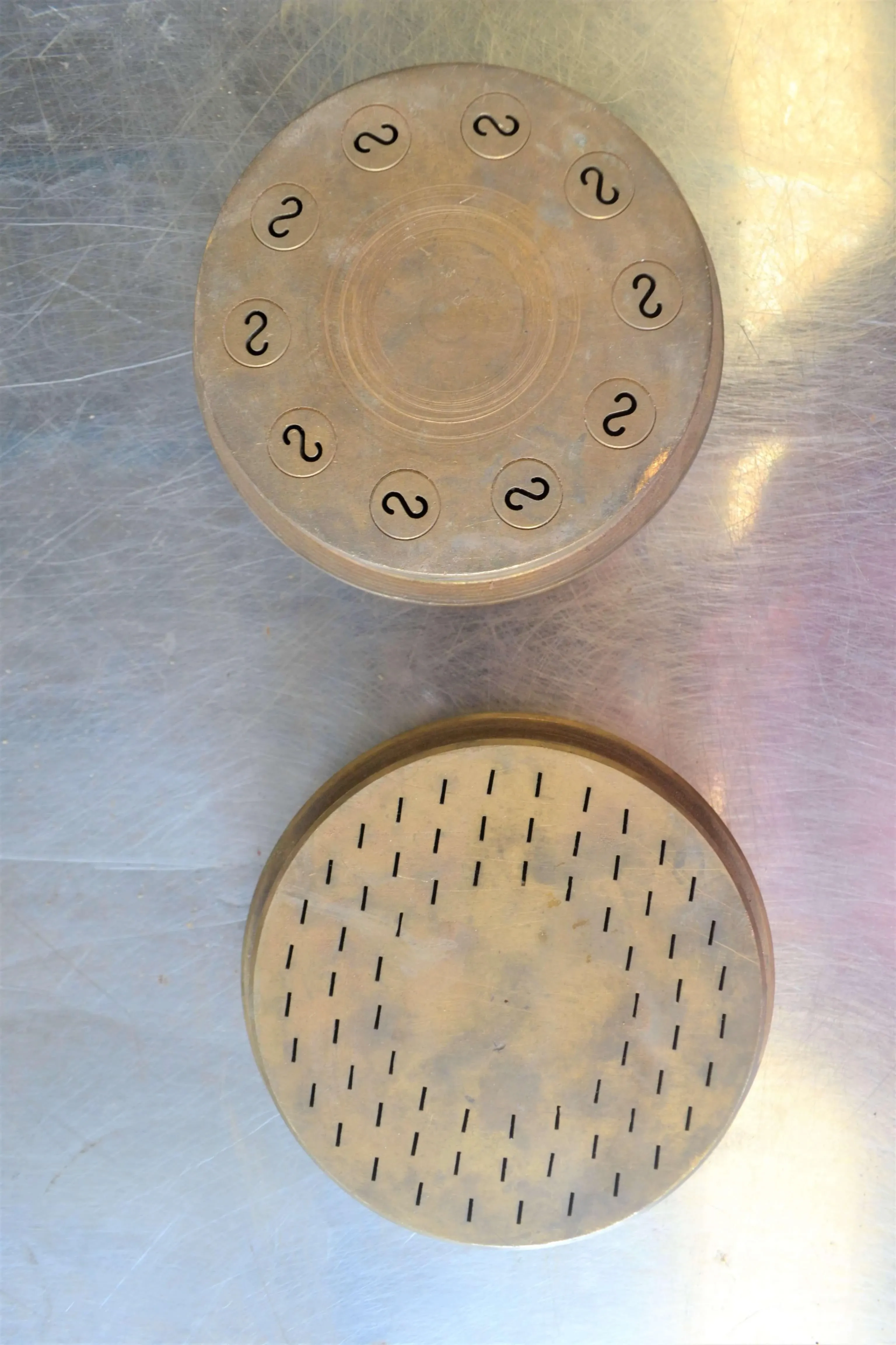 masseira-esfolhadeira-e-extrusora-capacidade-25-kg-hora-marca-pama-roma