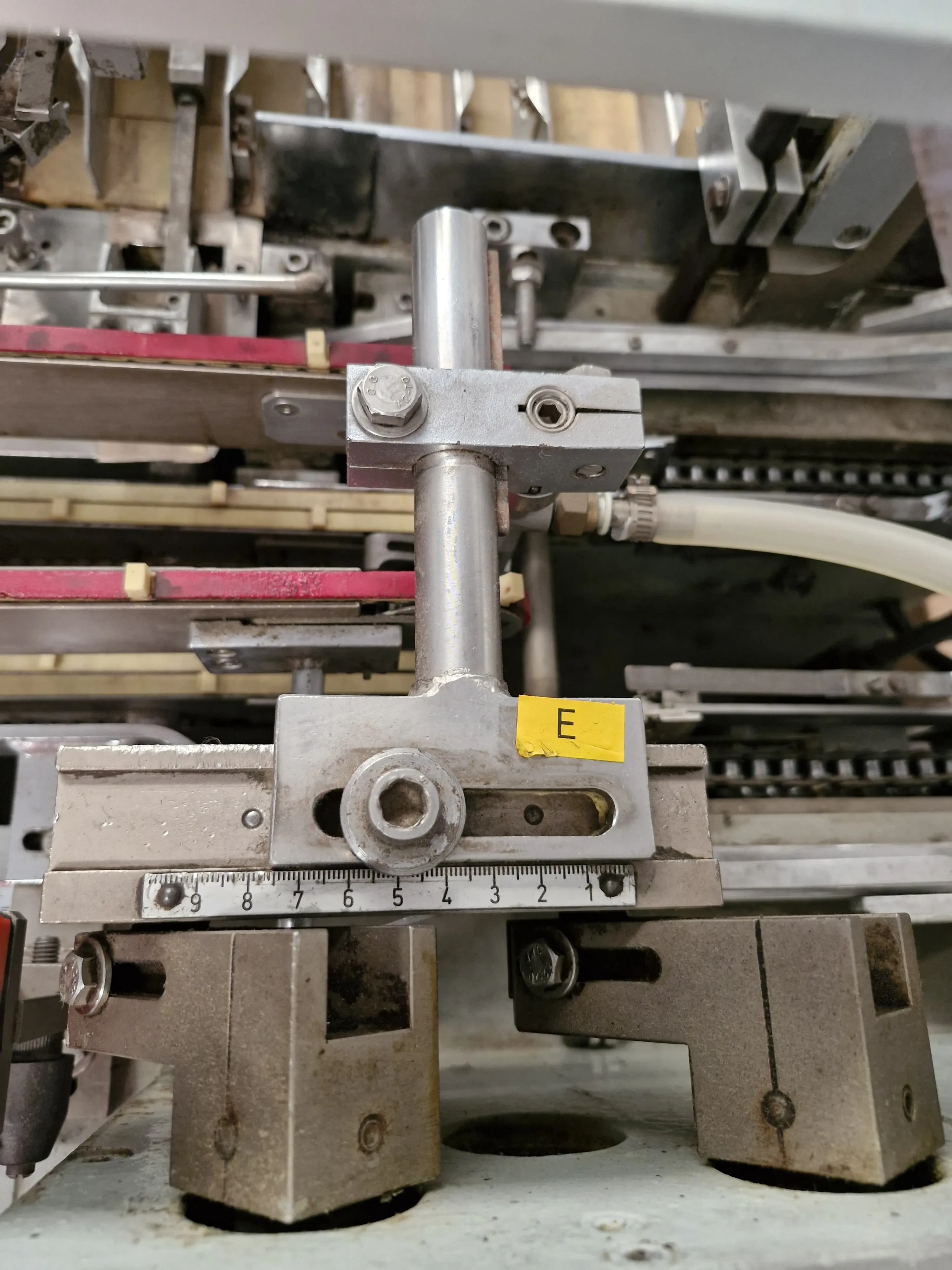 encartuchadeira-horizontal-automatica-para-frascos-plasticos-vidros-com-bula-marca-ima