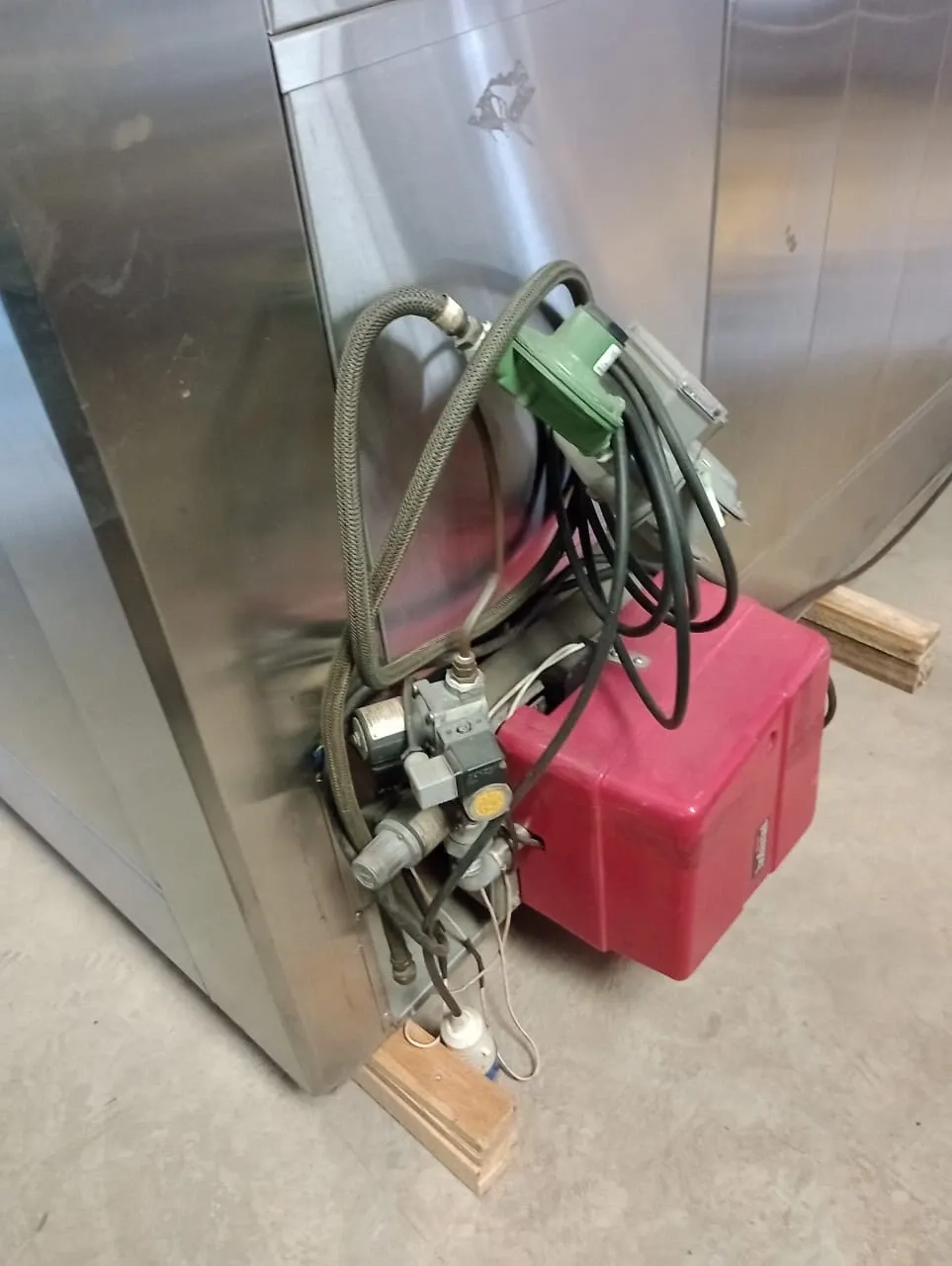 forno-rotativo-a-gas-em-inox-com-carrinho-duplo-marca-supremax