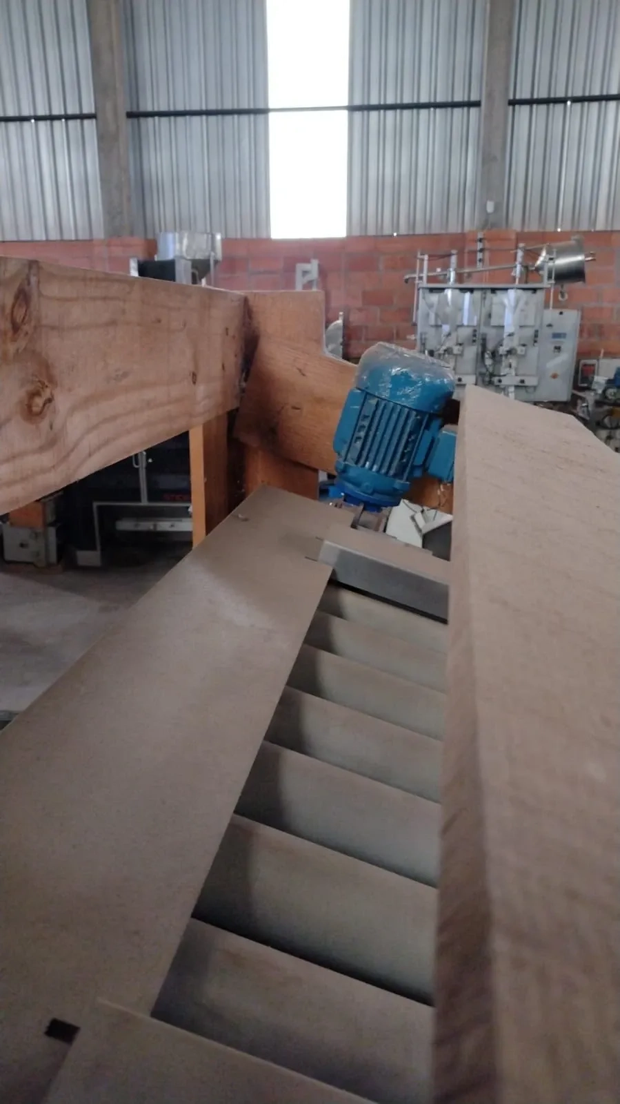 descascadora-e-classificadora-de-camarao-e-frutos-do-mar-marca-rs-maquinas-e-equipamentos-industriais-ltda