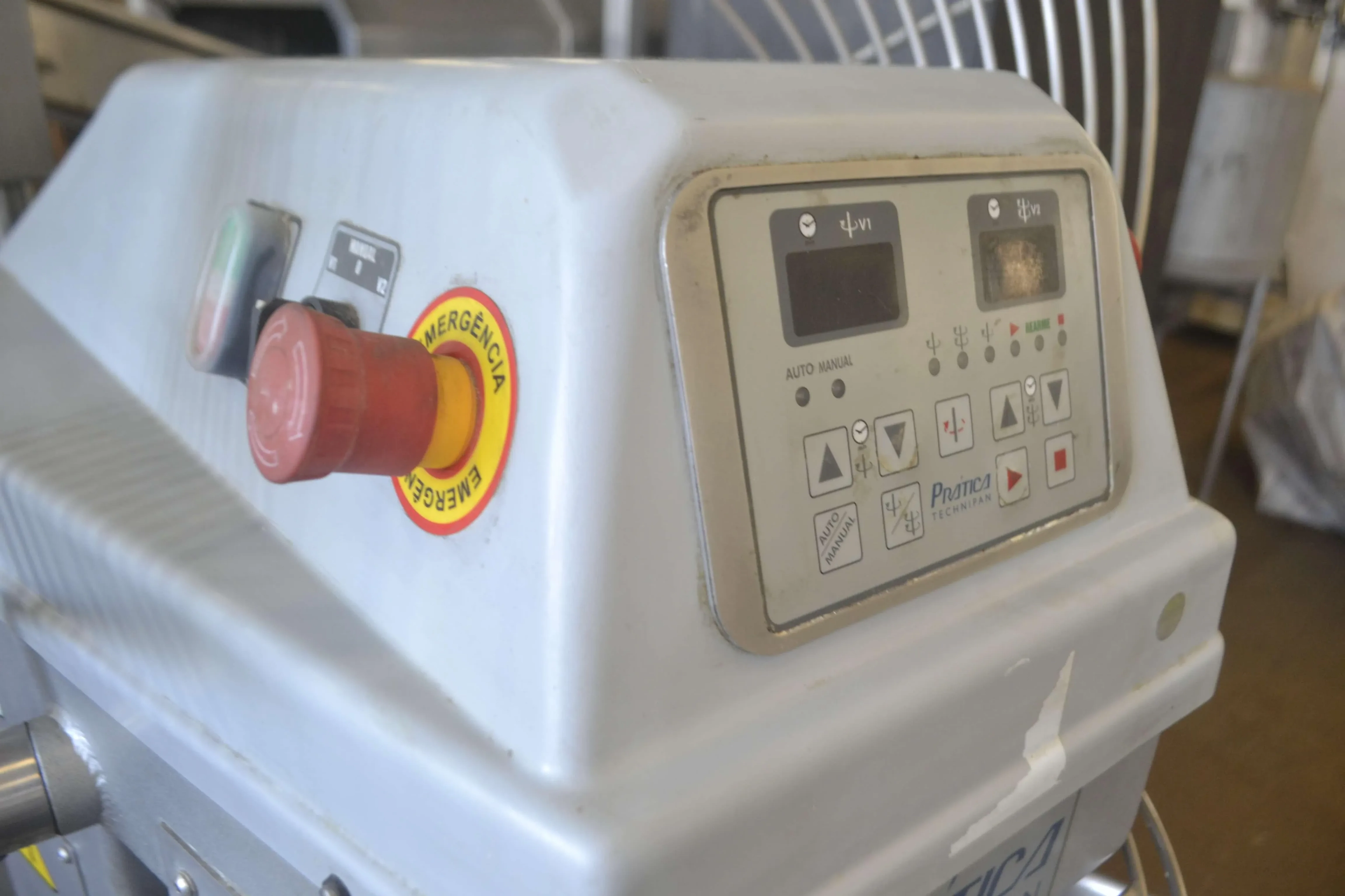 amassadeira-espiral-capacidade-80-kg-marca-pratica