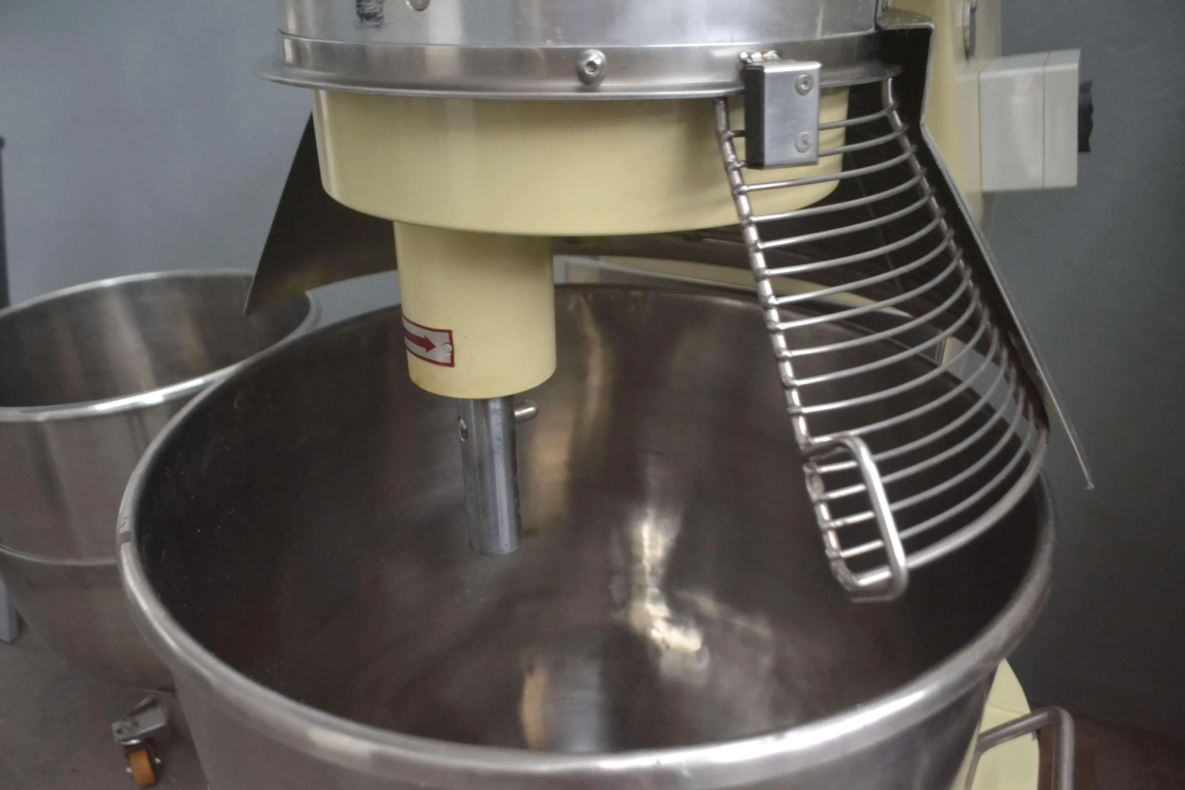 batedeira-planetaria-capacidade-130-litros-marca-amadio