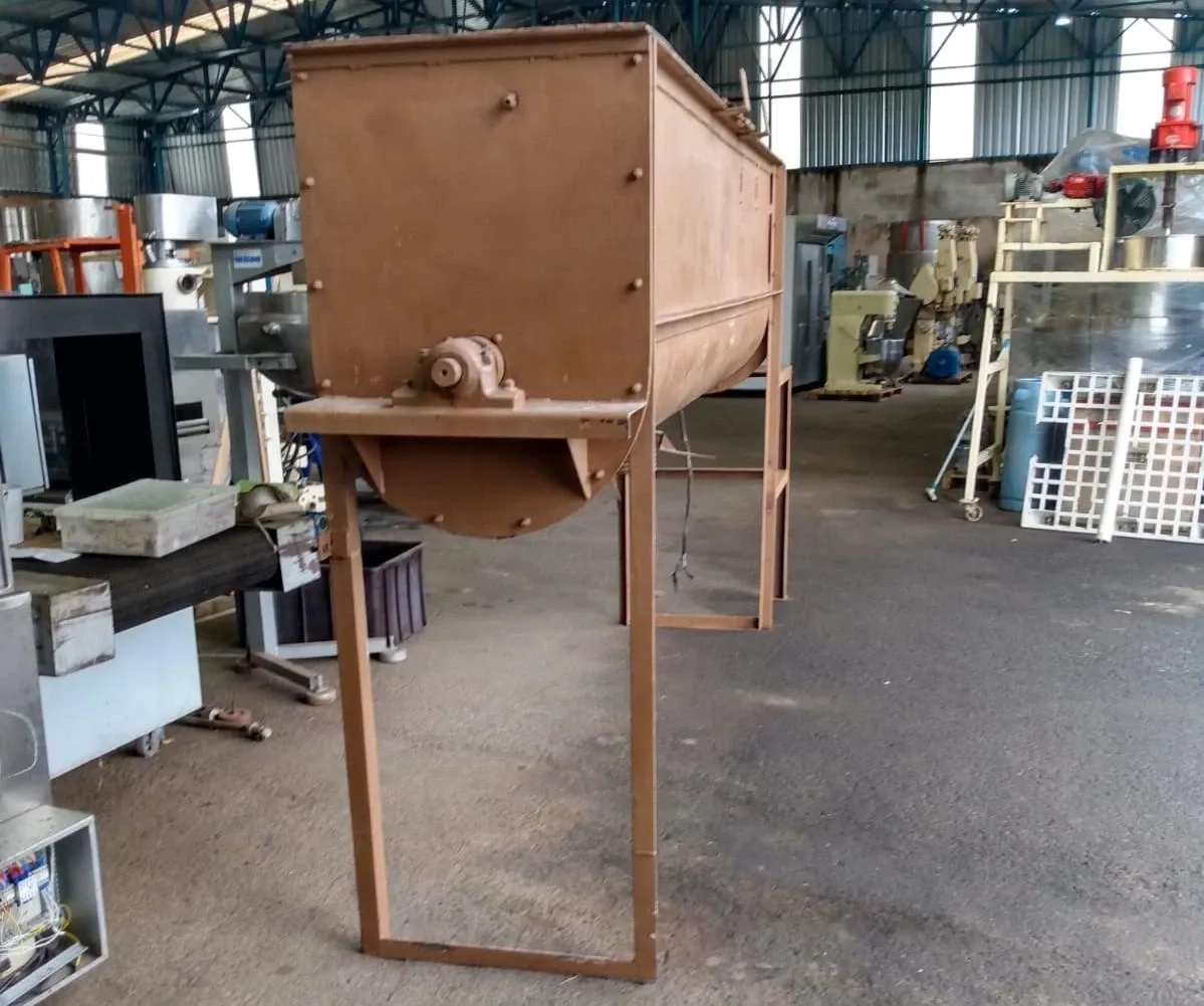 misturador-ribbon-blender-em-aco-carbono-1200-litros