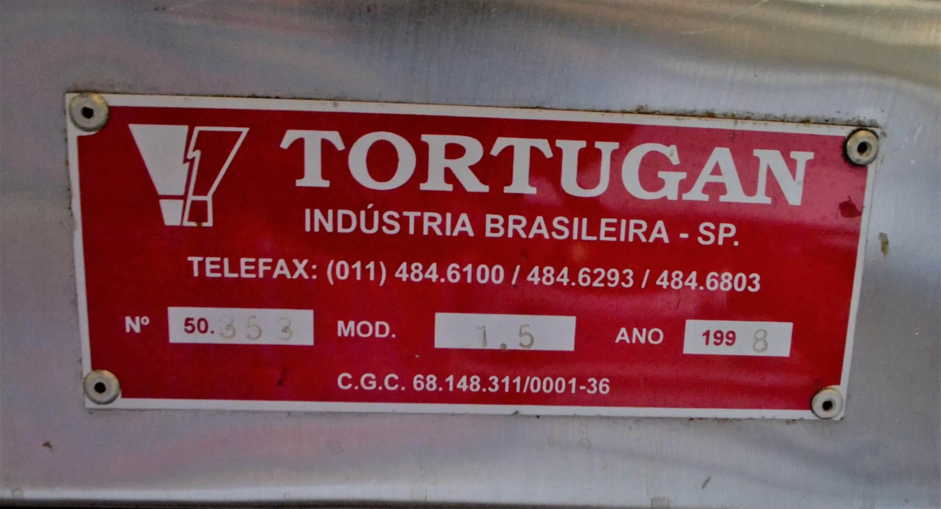 despolpadeira-de-frutas-um-estagio-capacidade-200-kg-hora-marca-tortugan