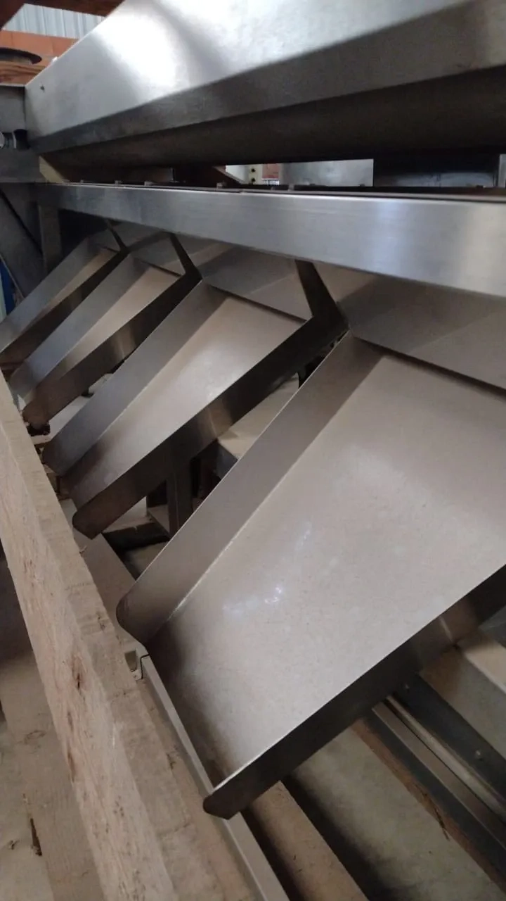 descascadora-e-classificadora-de-camarao-e-frutos-do-mar-marca-rs-maquinas-e-equipamentos-industriais-ltda