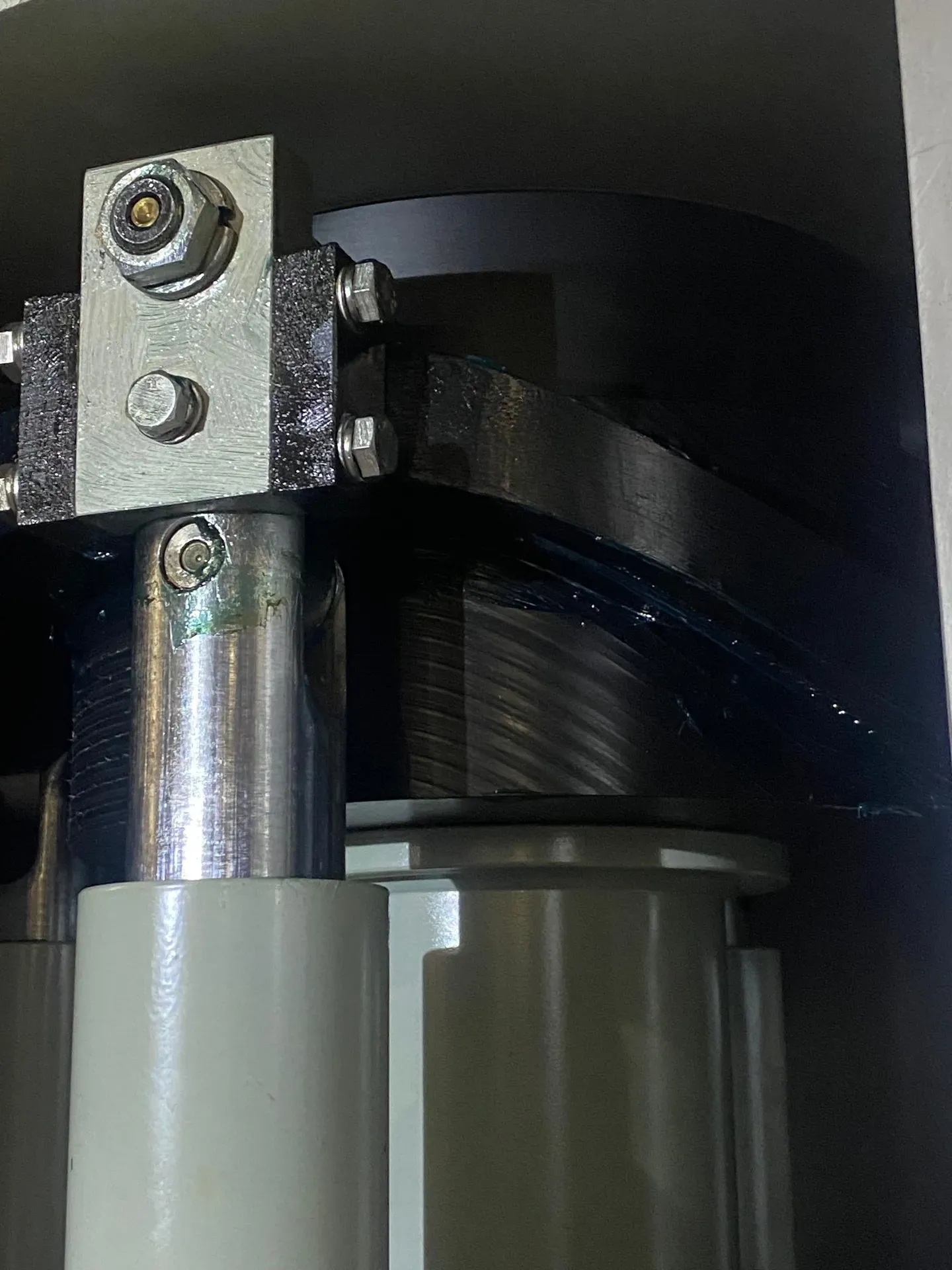 envasadora-com-tampadora-rotativa-bombonas-galoes-de-1-a-5-litros-marca-vinox-zegla