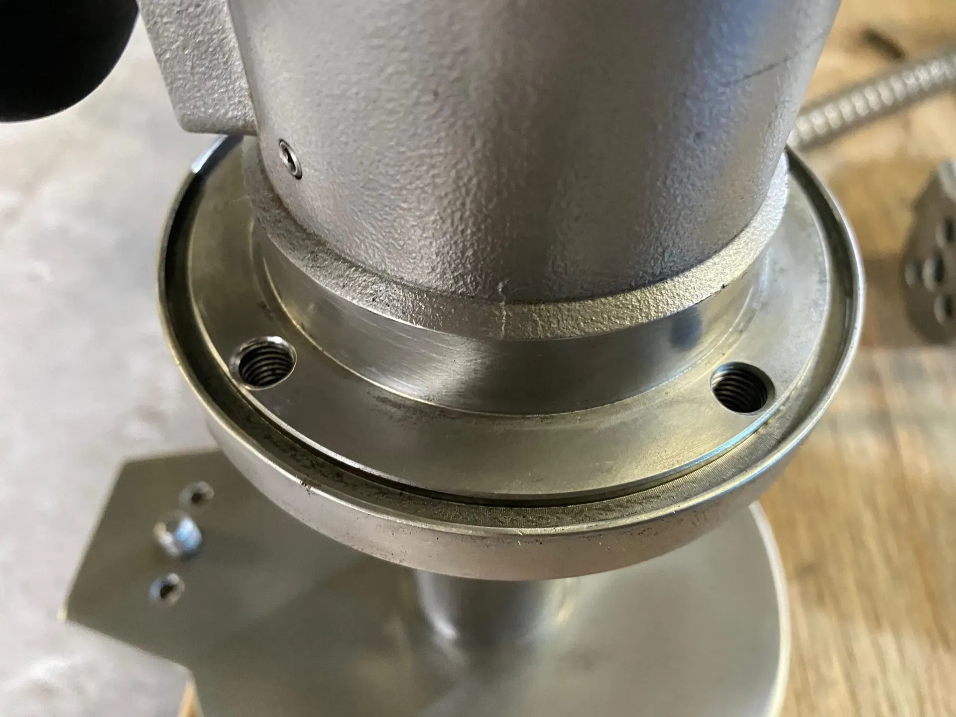 envasadora-com-tampadora-rotativa-bombonas-galoes-de-1-a-5-litros-marca-vinox-zegla