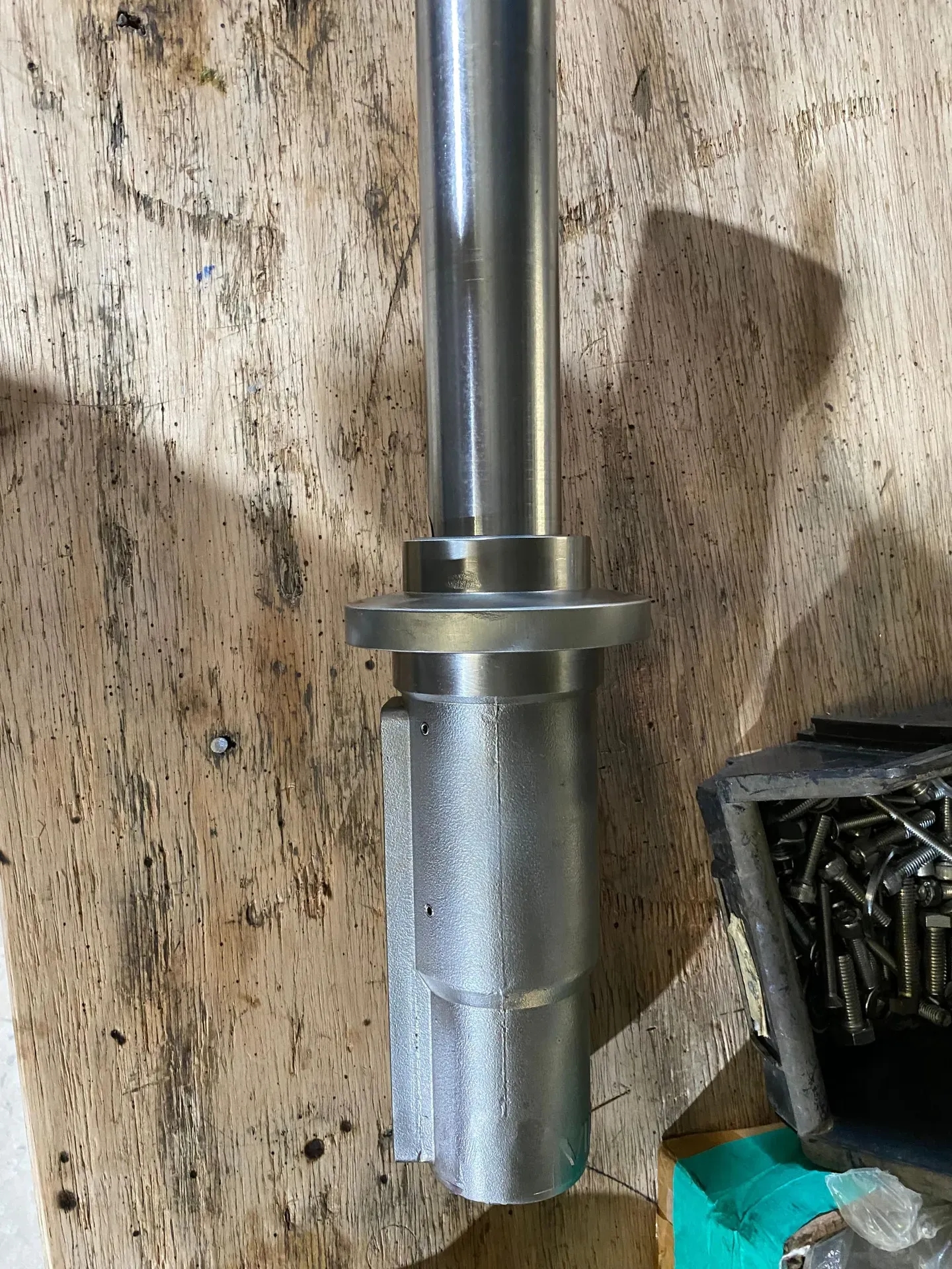 envasadora-com-tampadora-rotativa-bombonas-galoes-de-1-a-5-litros-marca-vinox-zegla