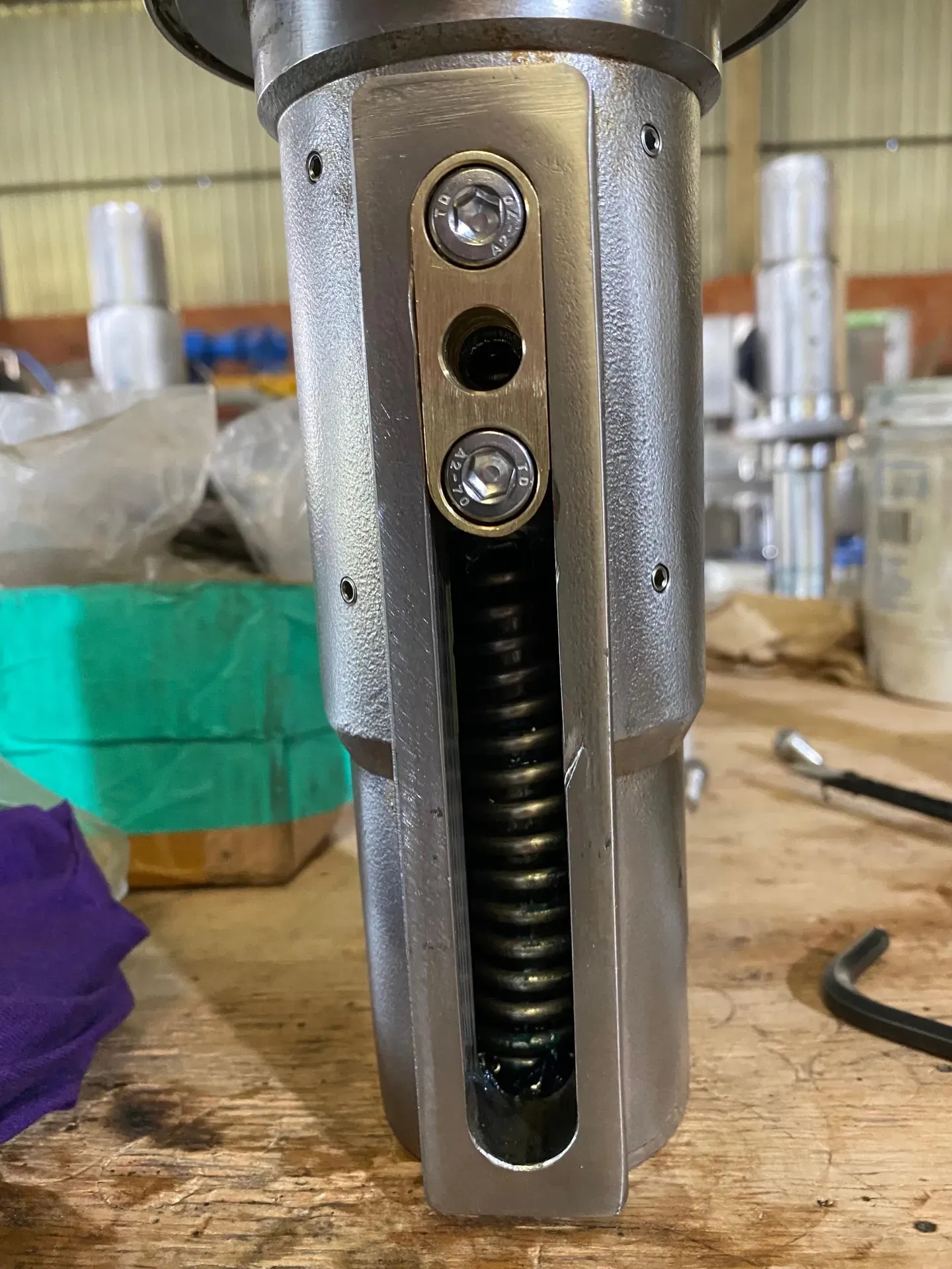 envasadora-com-tampadora-rotativa-bombonas-galoes-de-1-a-5-litros-marca-vinox-zegla