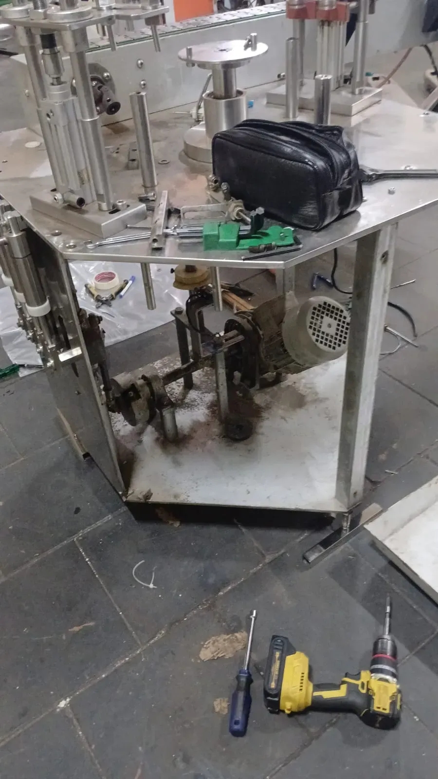 envasadora-rotativa-para-frascos-marca-nelpas