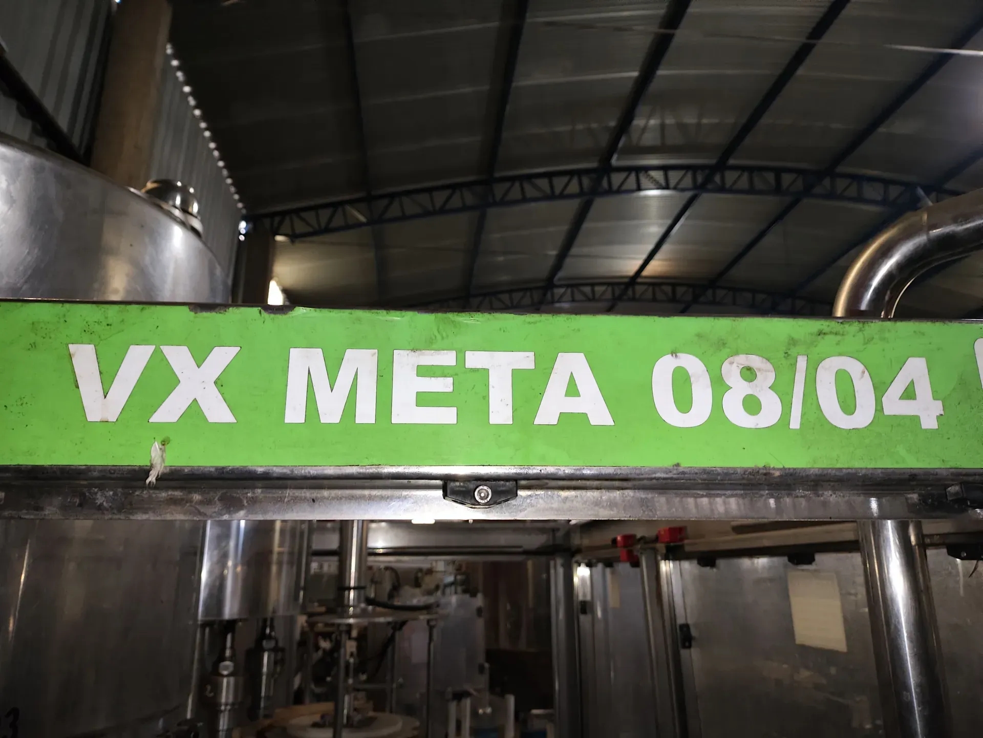 envasadora-com-tampadora-rotativa-bombonas-galoes-de-1-a-5-litros-marca-vinox-zegla