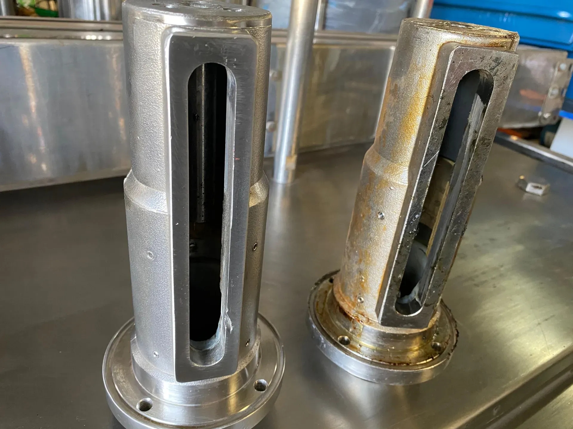 envasadora-com-tampadora-rotativa-bombonas-galoes-de-1-a-5-litros-marca-vinox-zegla