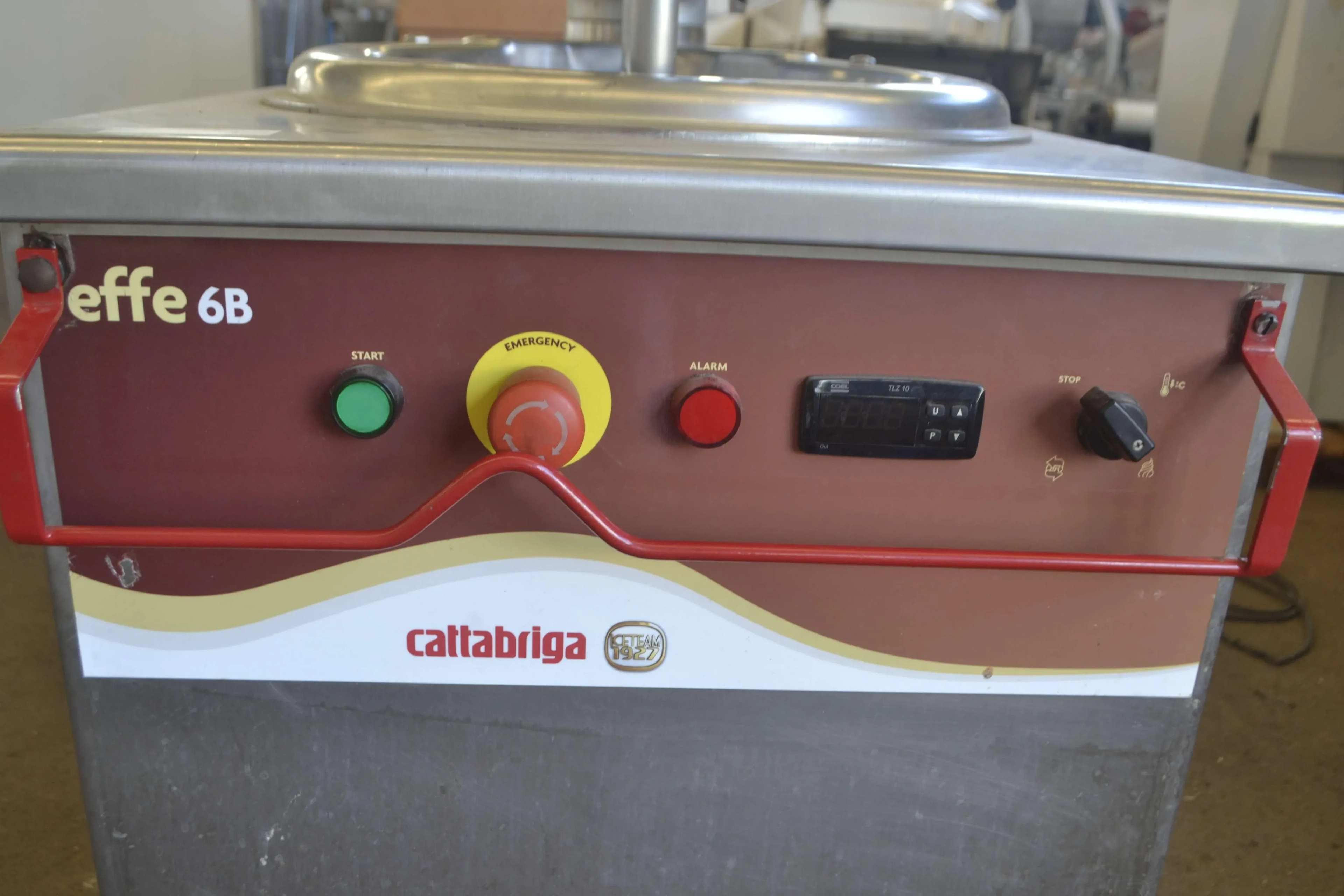 produtora-de-sorvete-vertical-marca-cattabriga