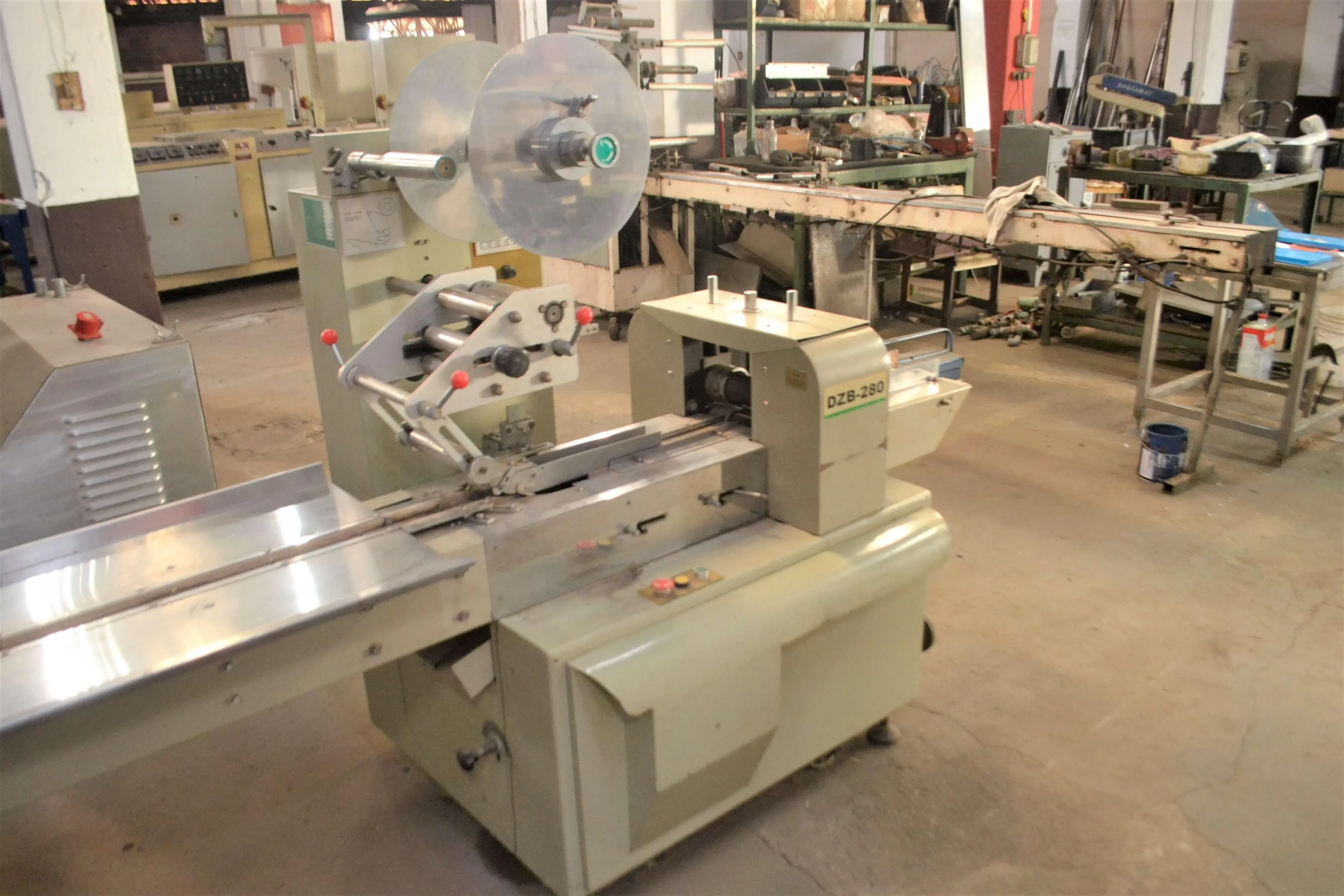 embaladora-flowpack-nanyang-food-modelo-dbz-280