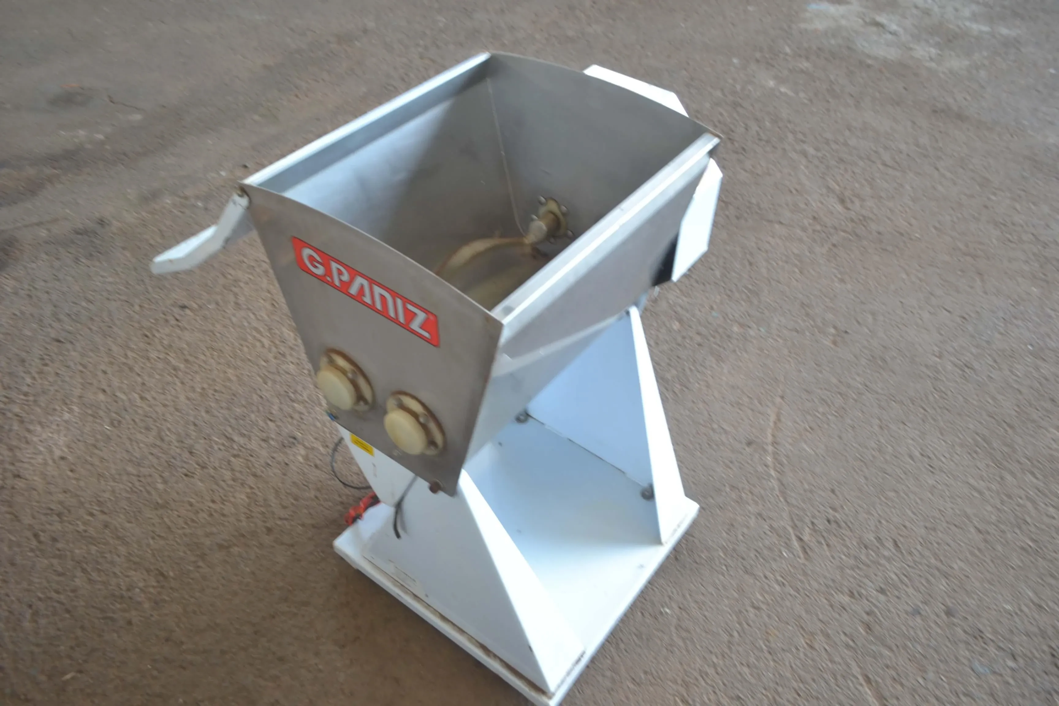 amassadeira-para-25-kg-de-massas-marca-gpaniz