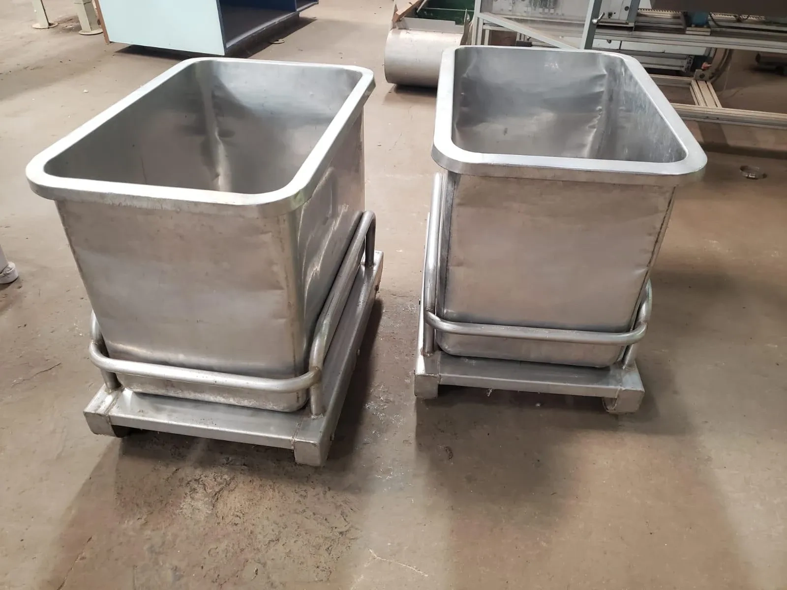 carrinhos-em-aco-inox-vemag