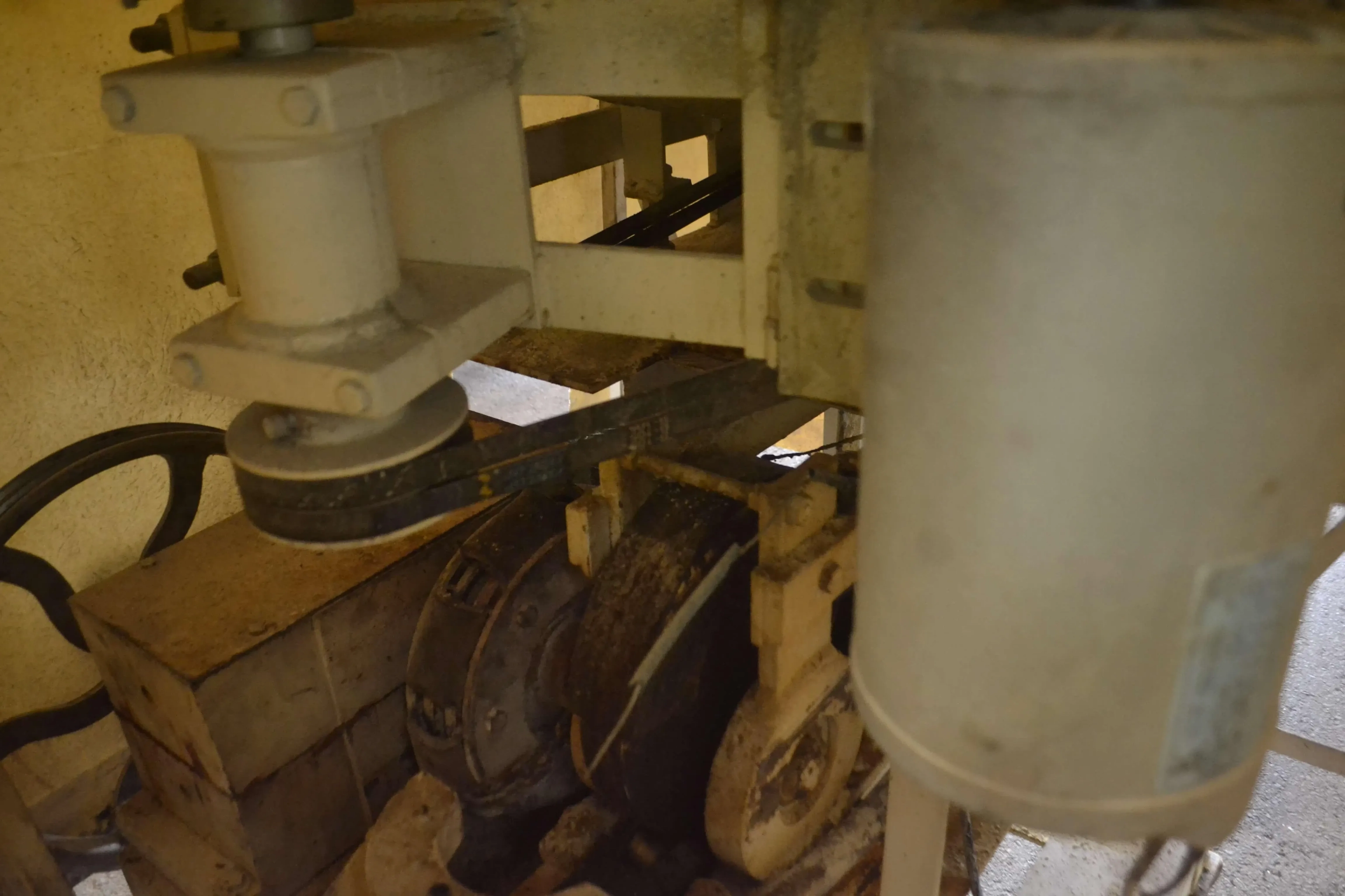 compactadeira-com-masseira-capacidade-100-kh-hora-marca-toshiro