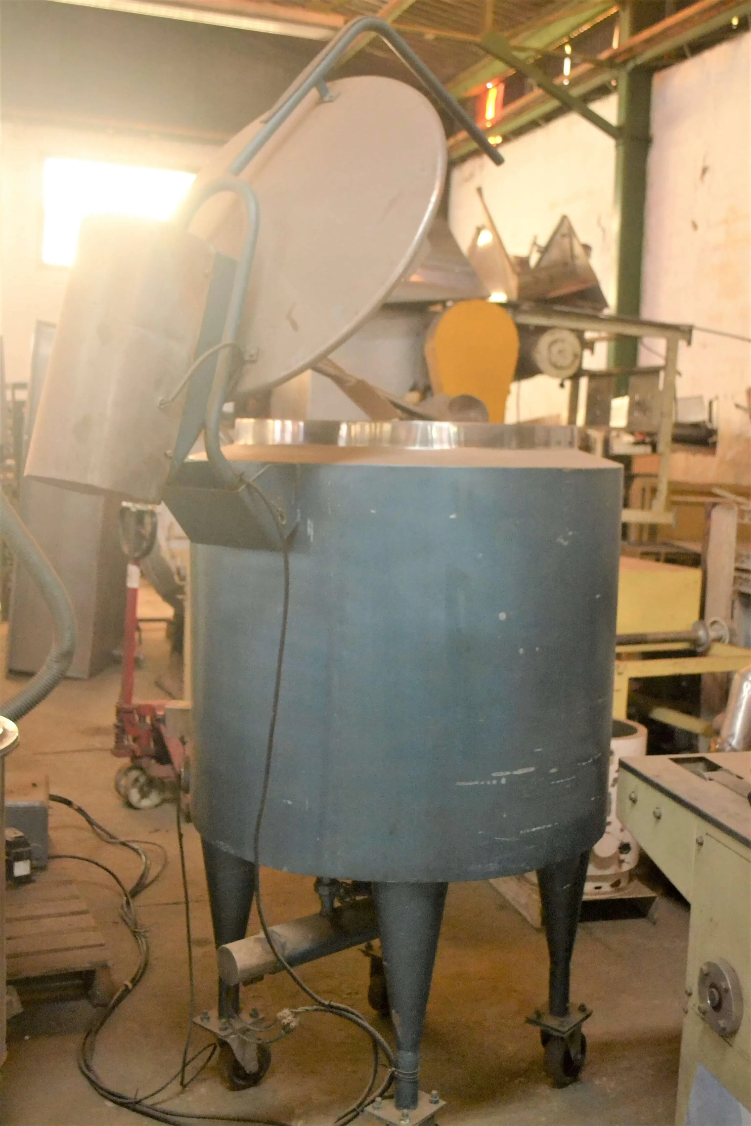 tanque-encamisado-autonomo-em-aco-inox-capacidade-300-l