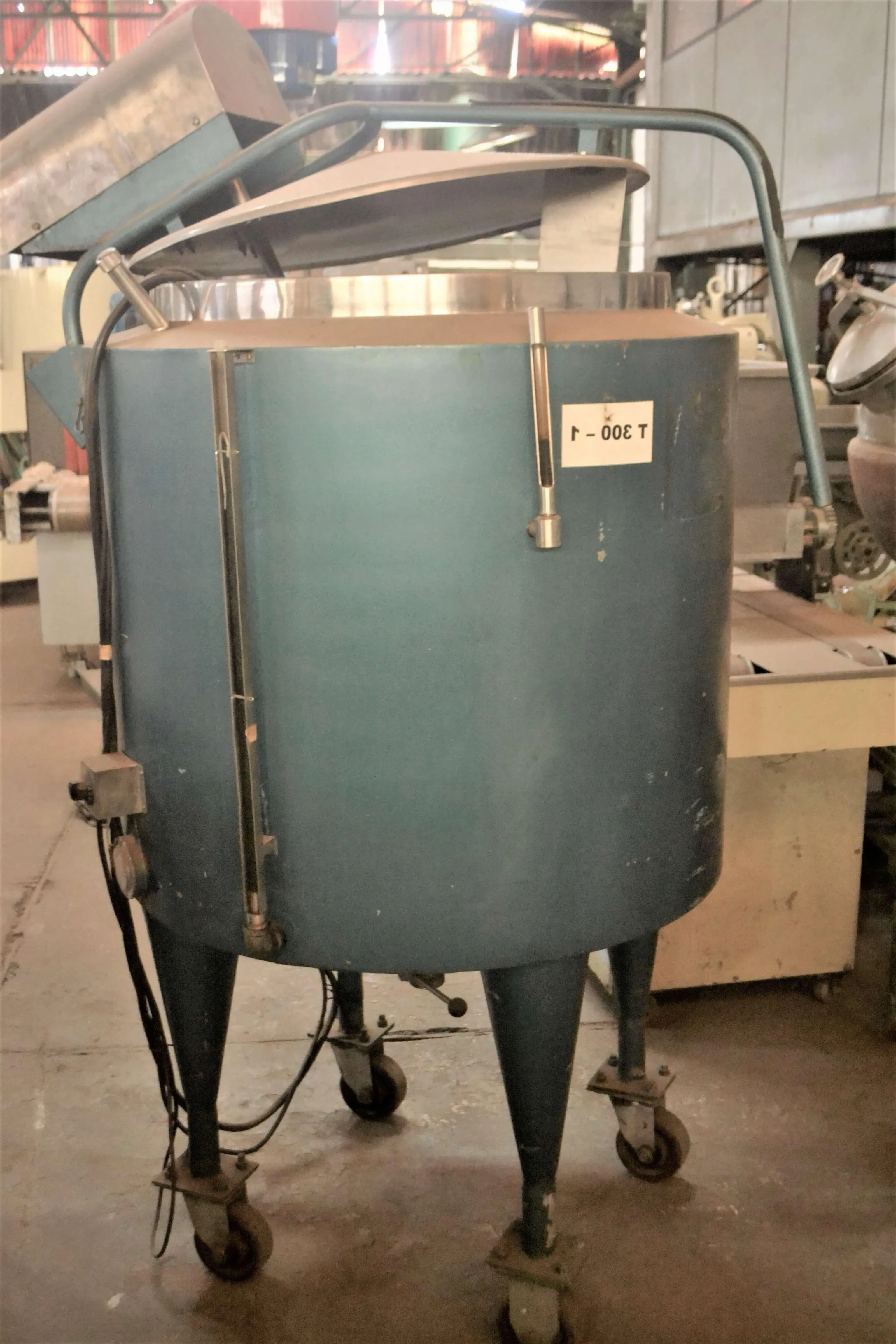 tanque-encamisado-autonomo-em-aco-inox-capacidade-300-l