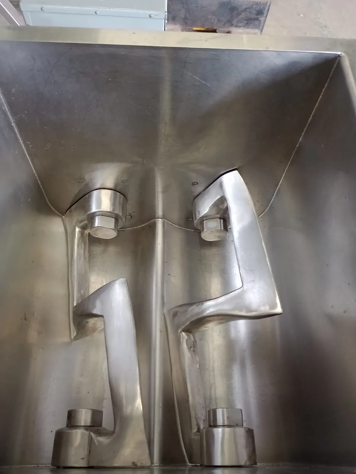 misturad-sigma-em-aco-inox-capacid-50-litros