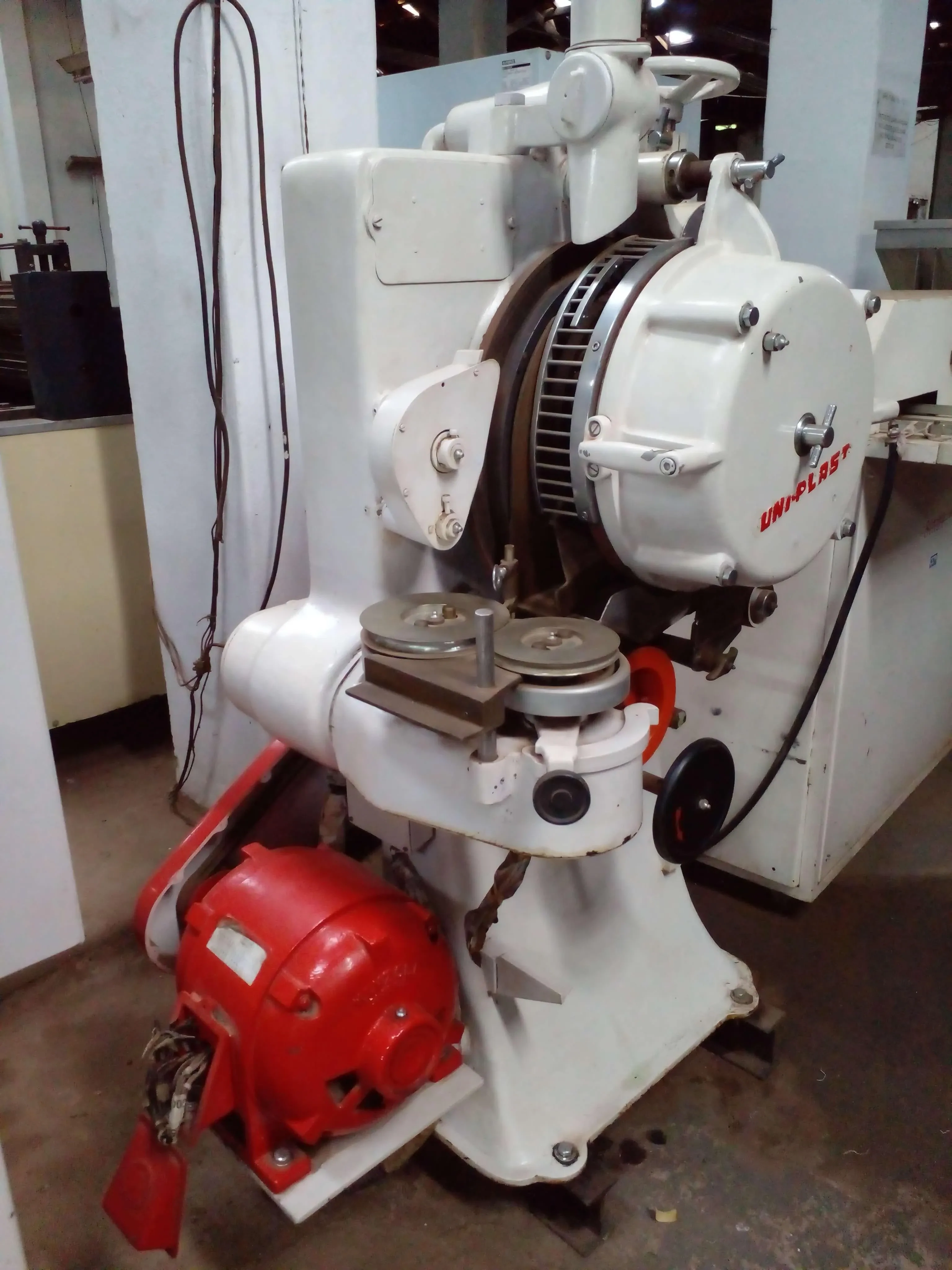 linha-de-fabricacao-de-bala-dura-500-kg-hora-marca-hansella-verk