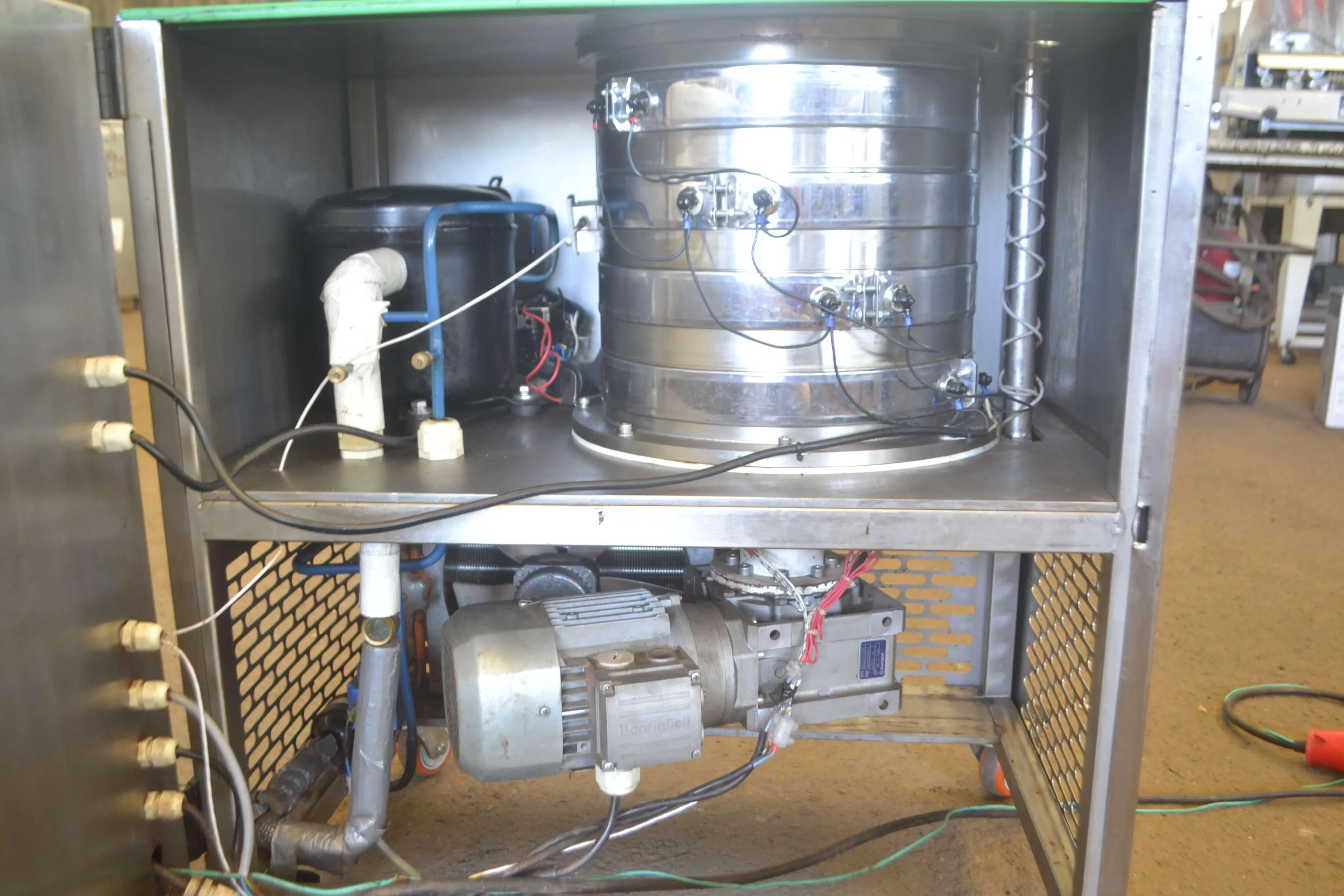 temperadeira-chocolate-capacidade-150-kg-h-marca-hebleimar