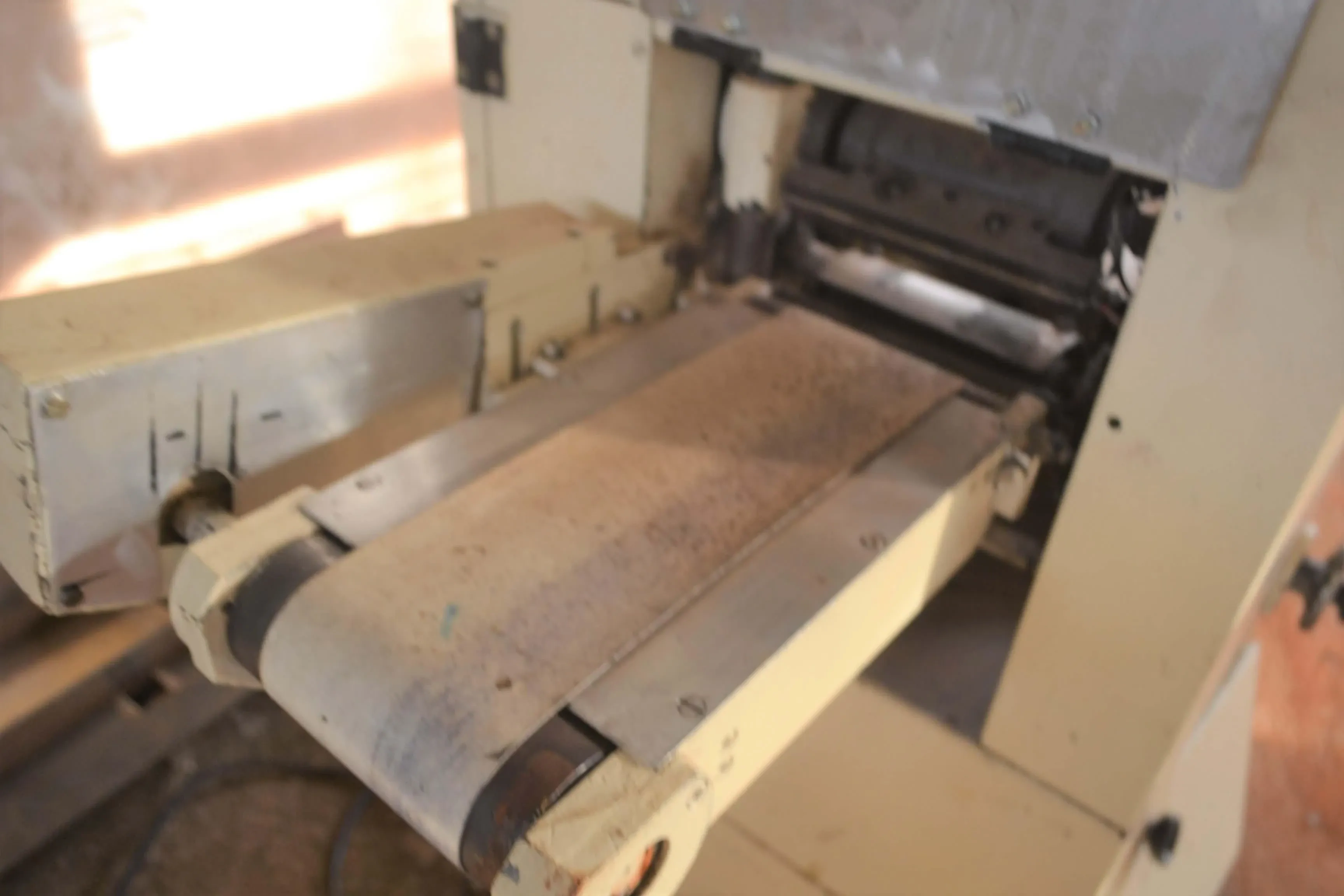 embaladora-flowpack-marca-fripack-para-doces-chocolates-pacocas-e-outros