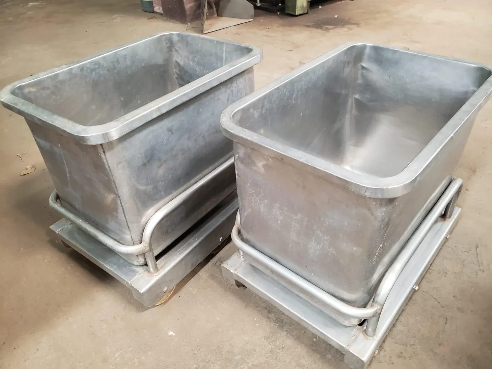 carrinhos-em-aco-inox-vemag