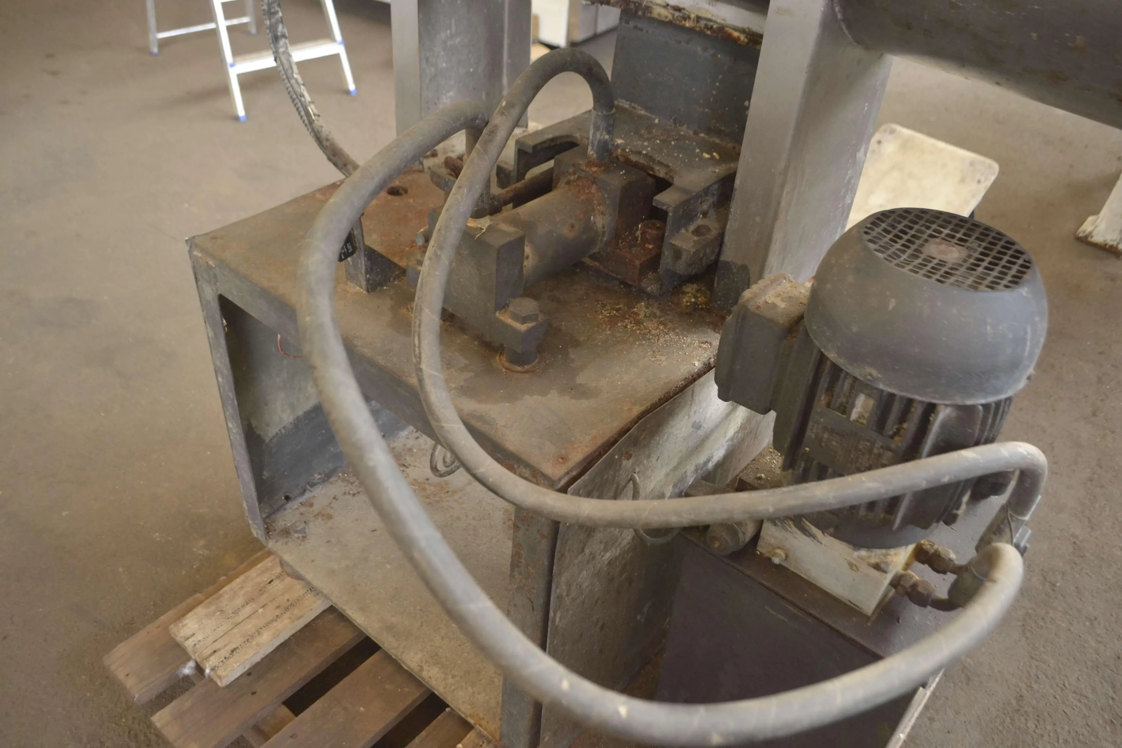 prensa-compactadeira-capacidade-100-kg-marca-indiana-1706