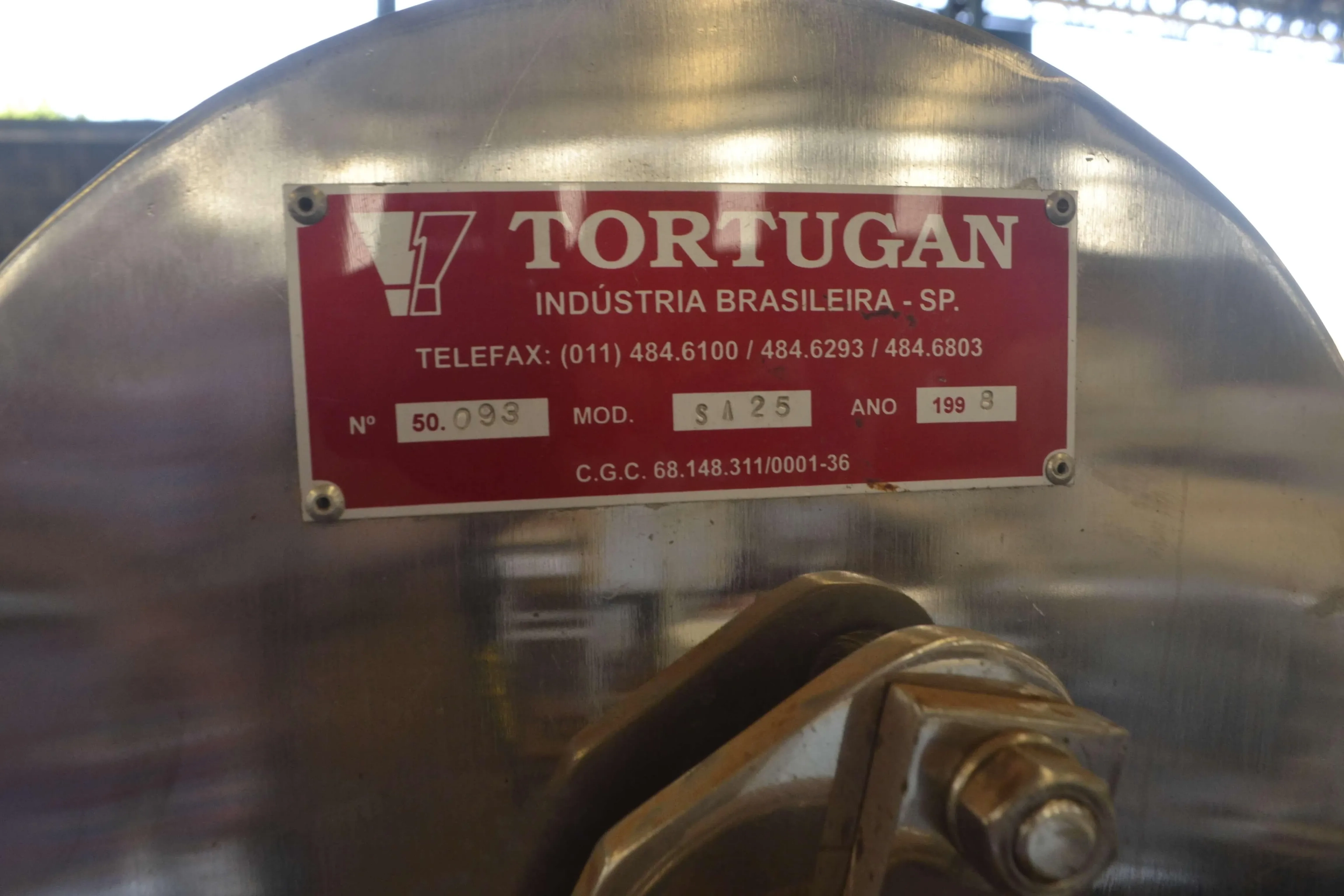 dosador-vertical-de-liquidos-e-pastosos-capacidade-25-litros-hora-marca-tortugan