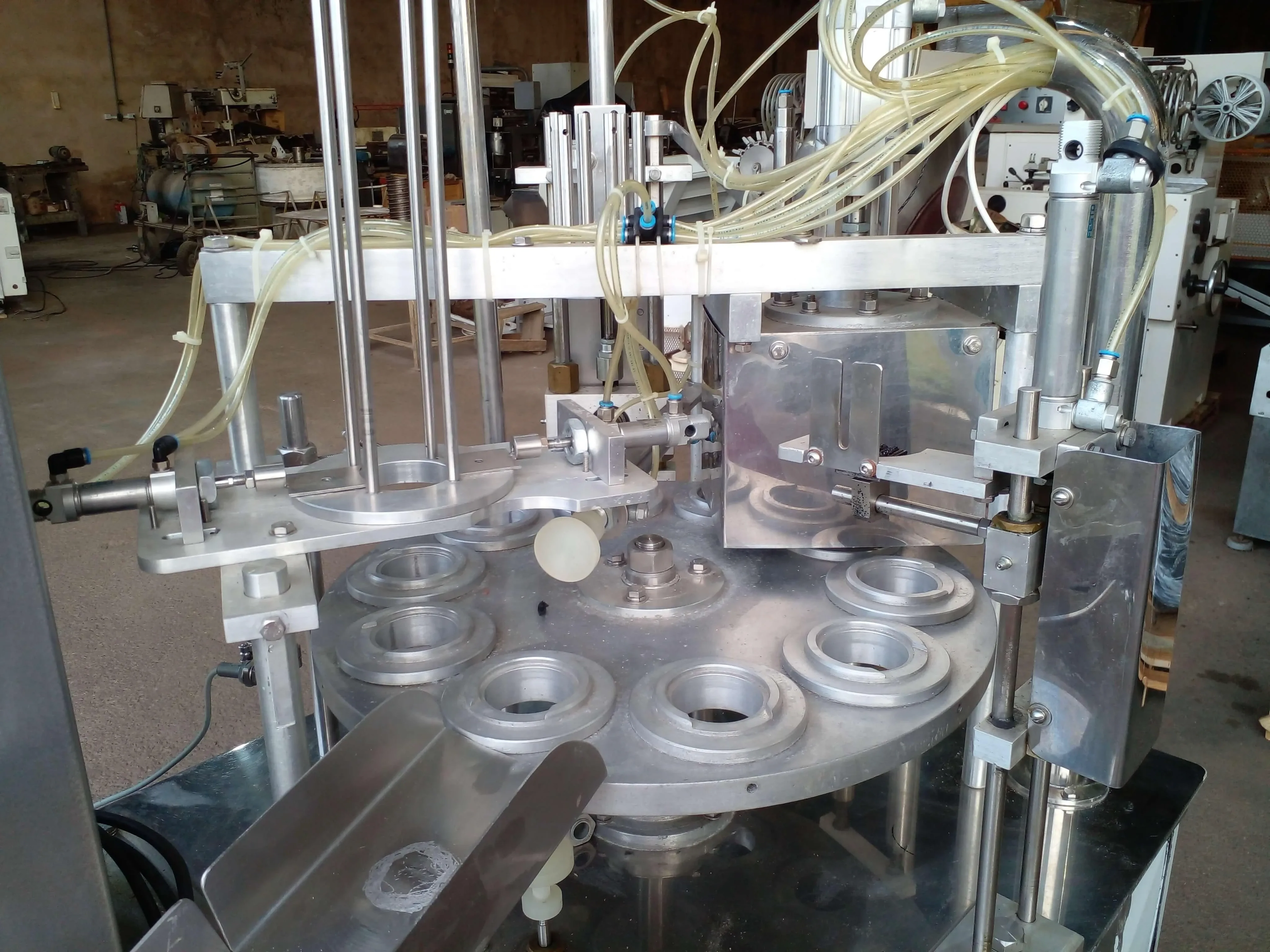 envasadora-semi-automatica-para-potes-marca-mirainox