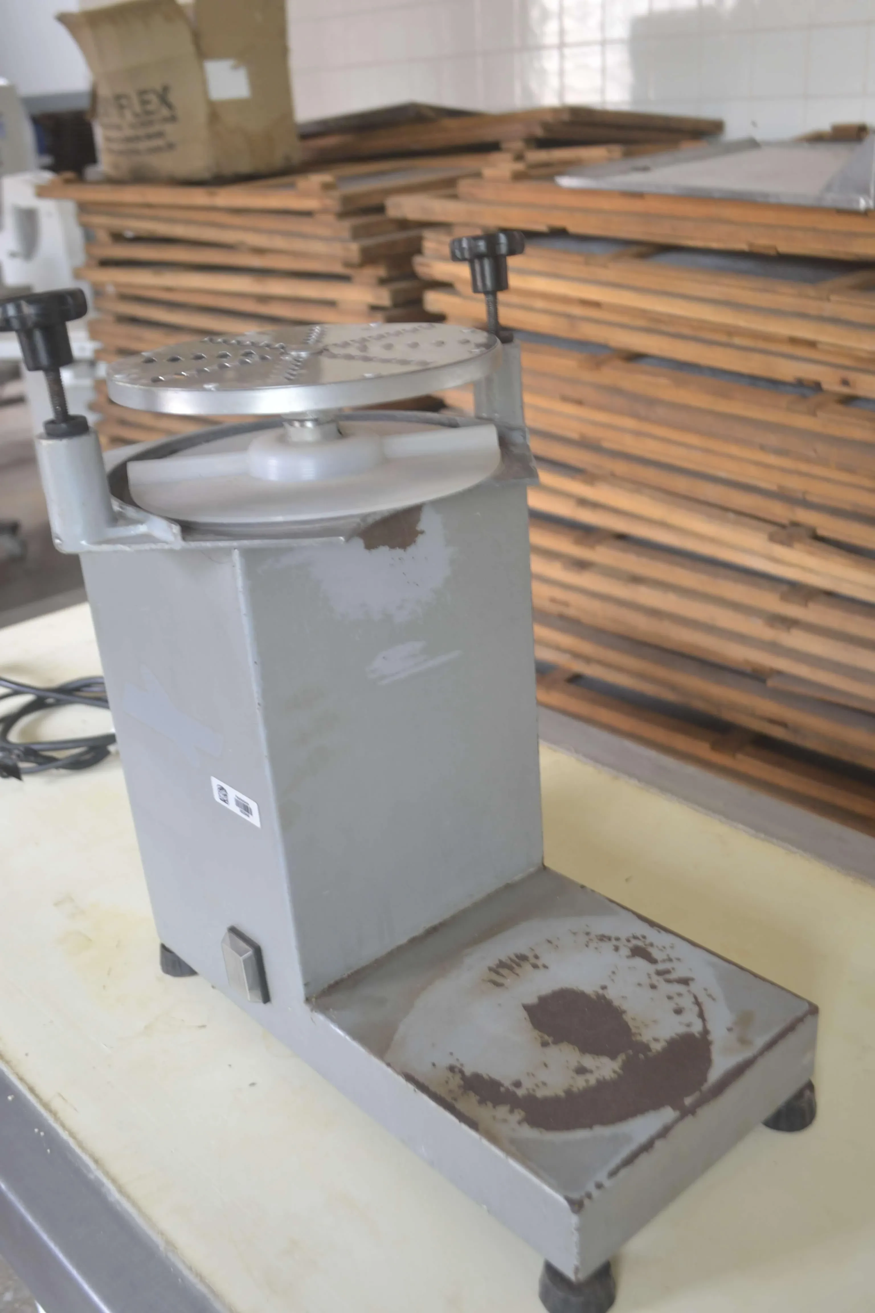 processador-de-alimentos-industrial-marca-skymsen-capacidade-250-kg-hora