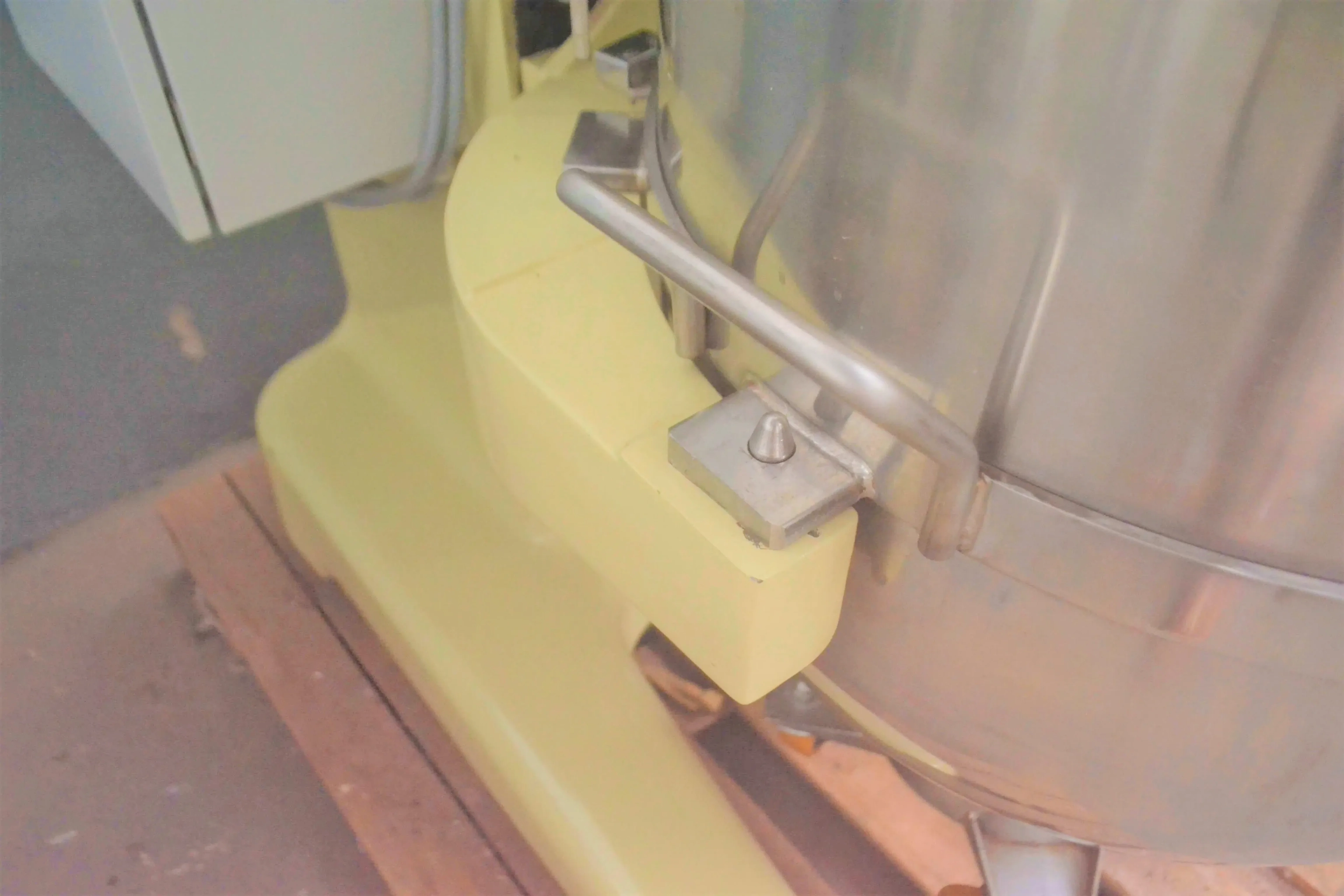 batedeira-planetaria-capacidade-130-litros-marca-amadio