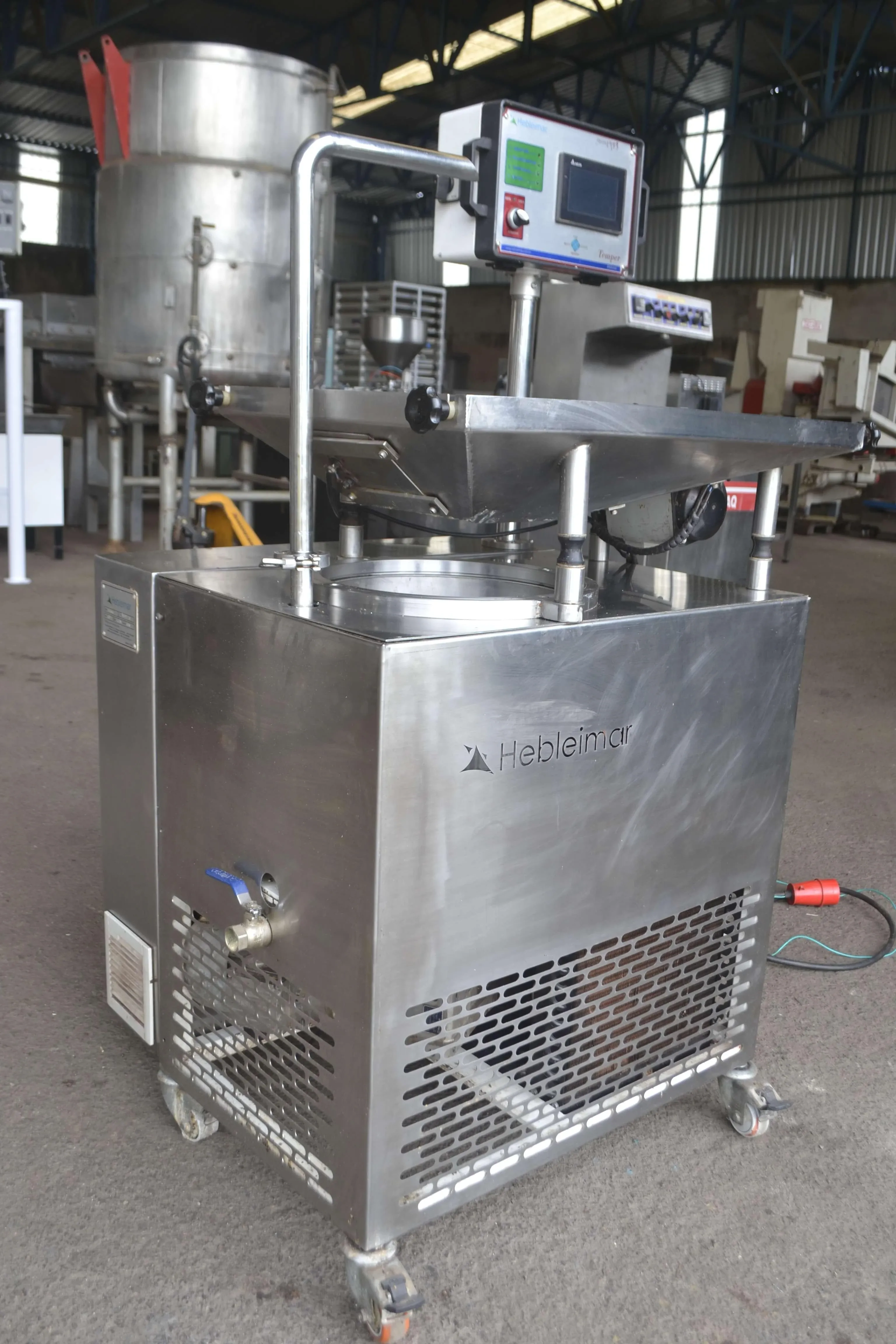 temperadeira-de-chocolate-capacidade-150-kg-h-marca-hebleimar