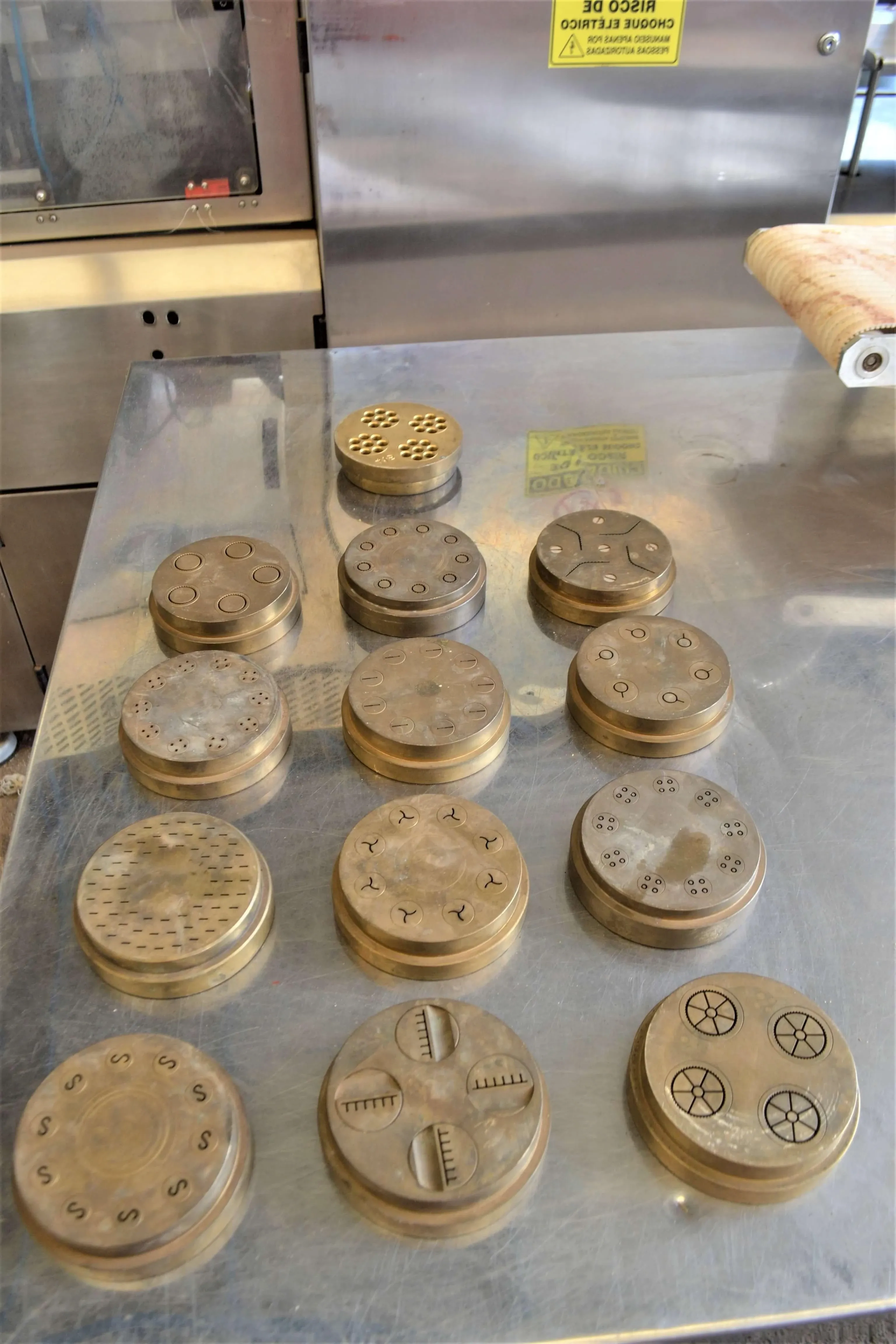 masseira-esfolhadeira-e-extrusora-capacidade-25-kg-hora-marca-pama-roma