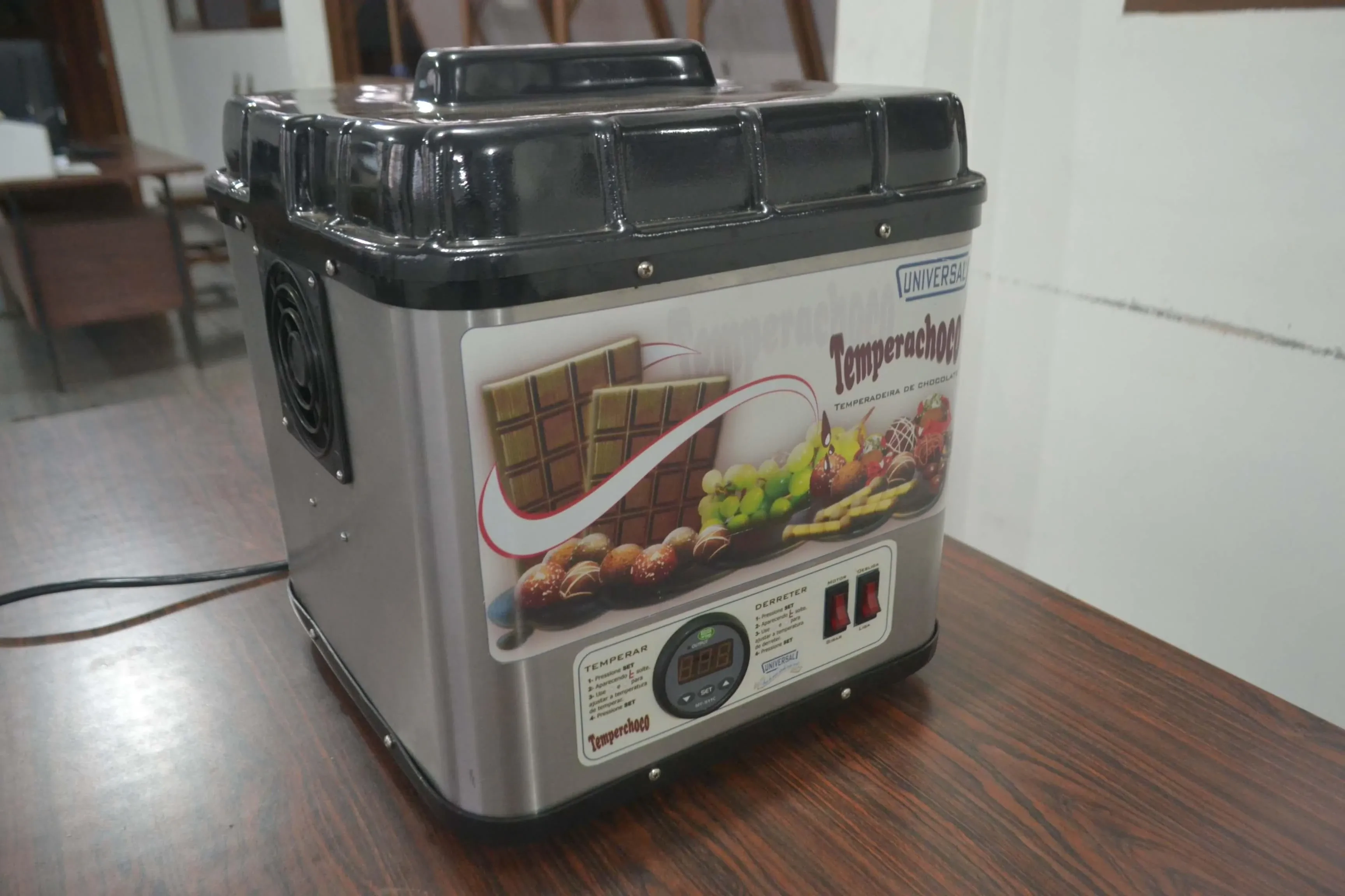 temperadeira-de-chocolates-capacidade-2-kg-marca-universal