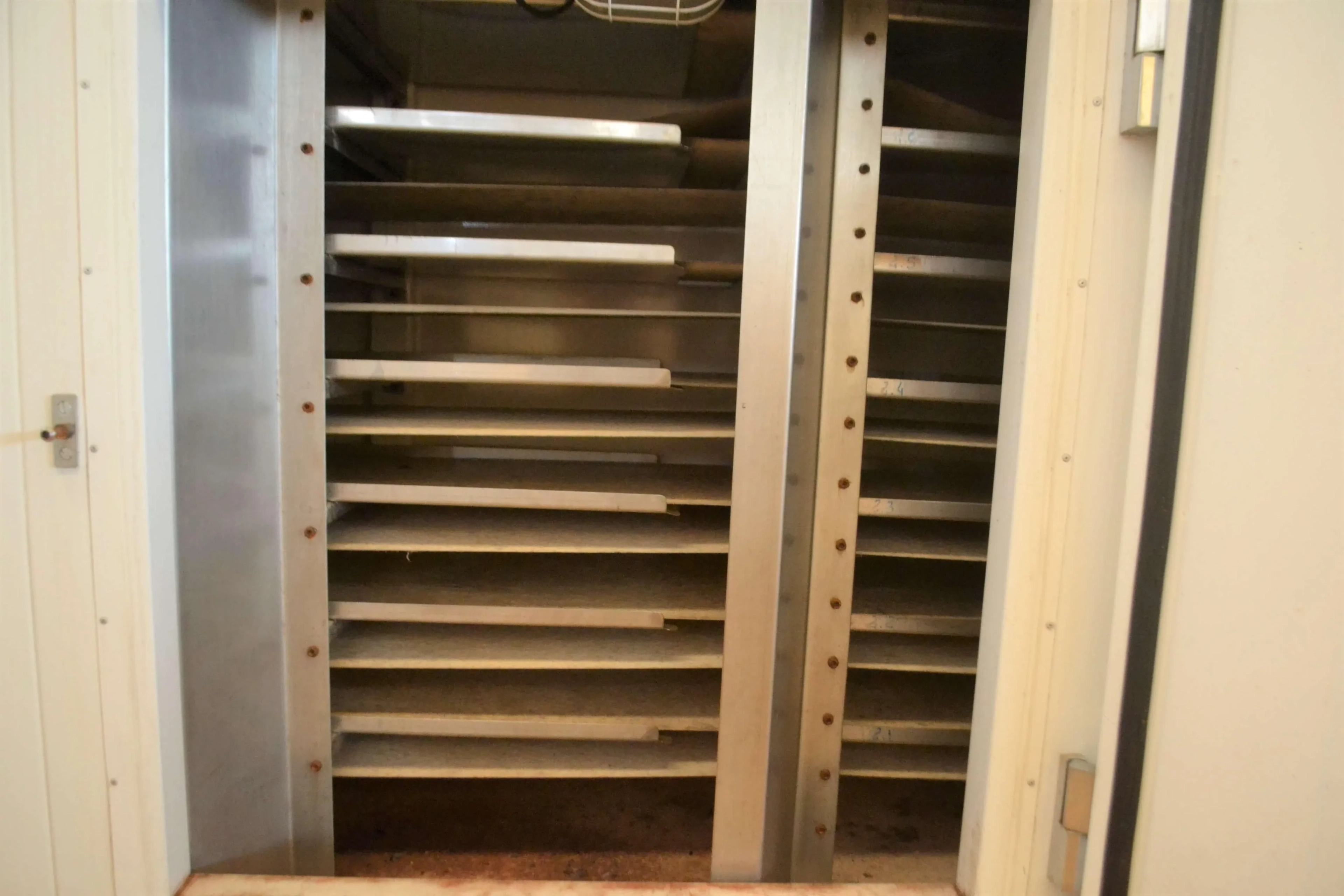 tunel-de-resfriamento-para-mastigaveis-12-cordoes-marca-remac