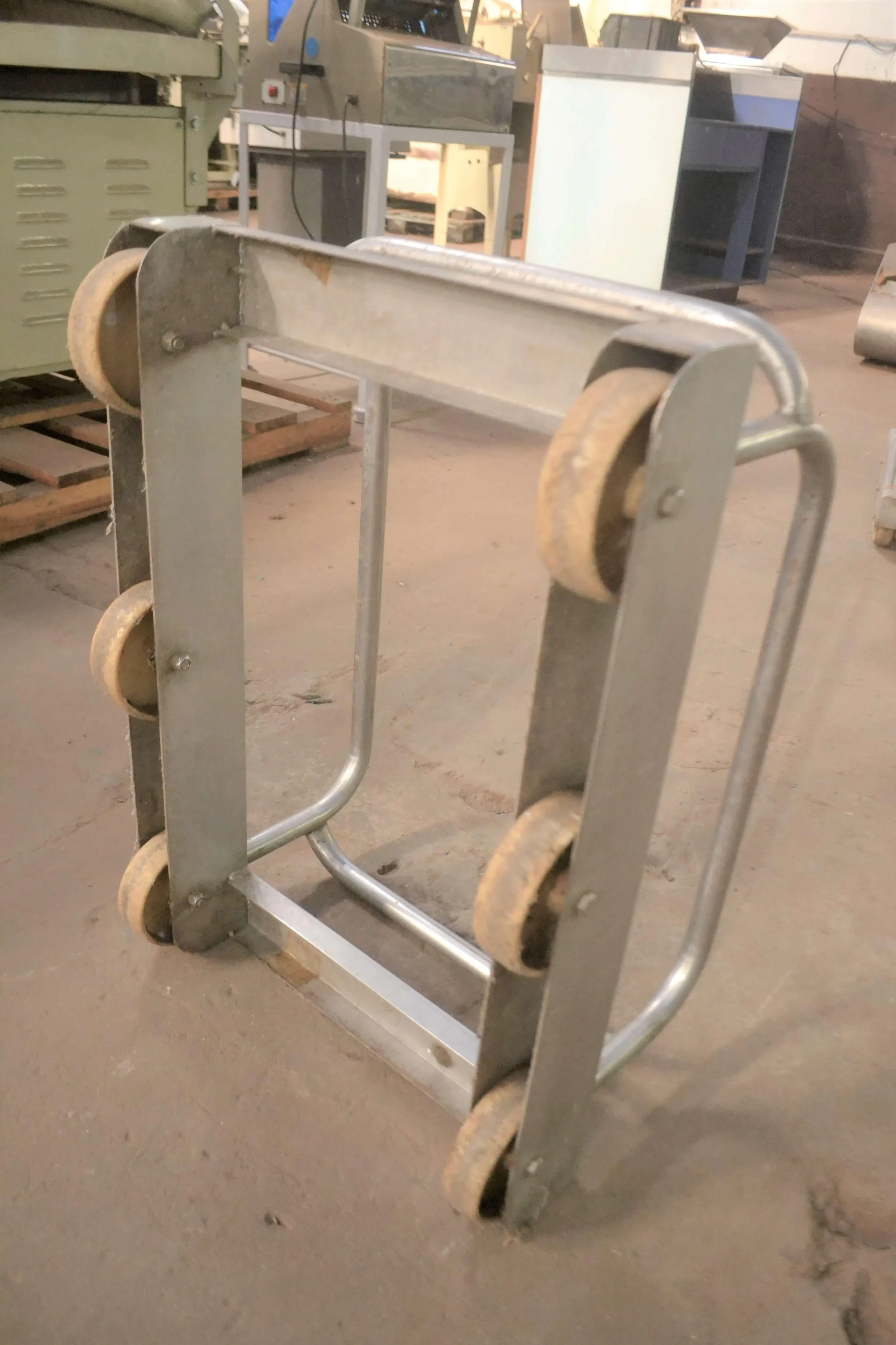 carrinhos-em-aco-inox-vemag