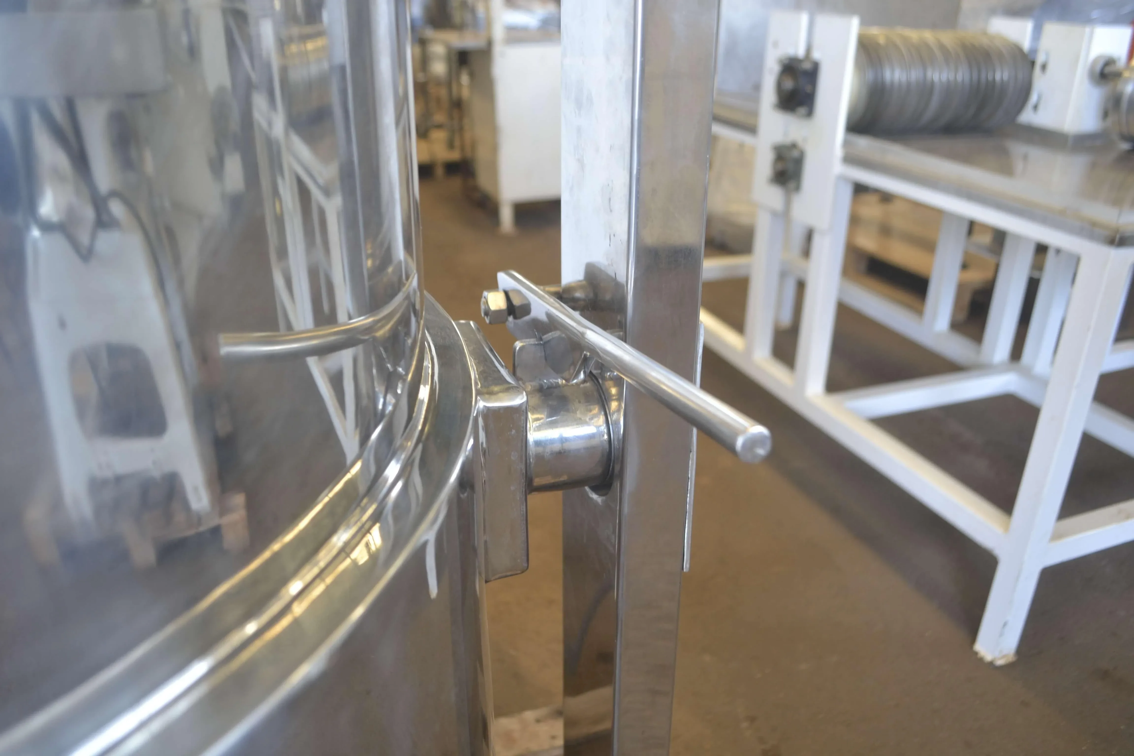 tacho-a-gas-capacidade-200-litros-marca-mundinox