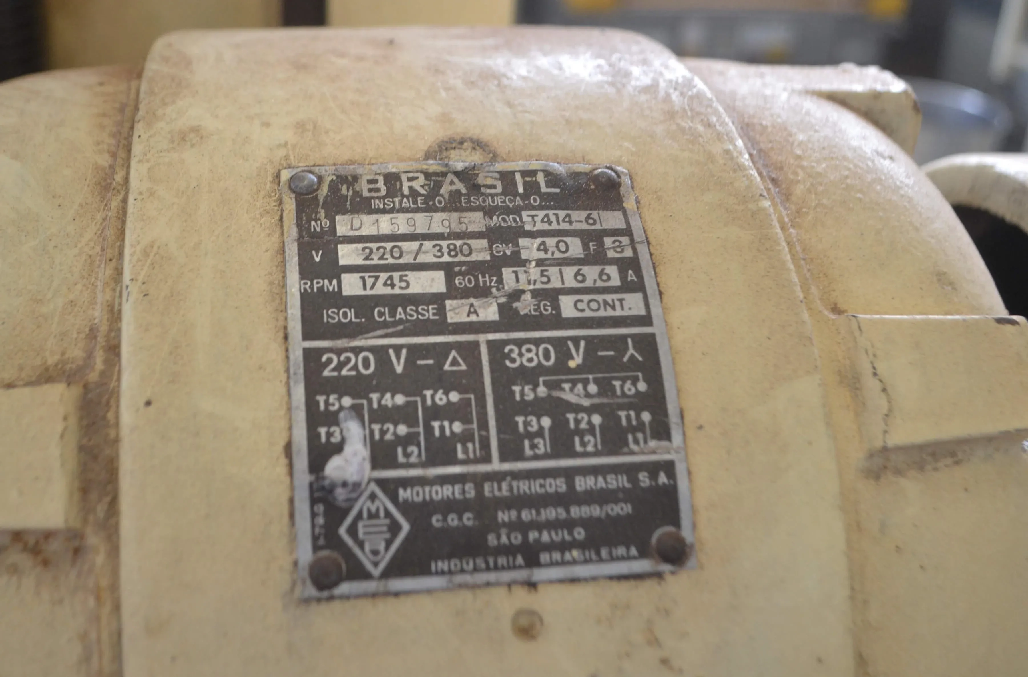 batedeira-capacidade-100-litros-marca-amadio