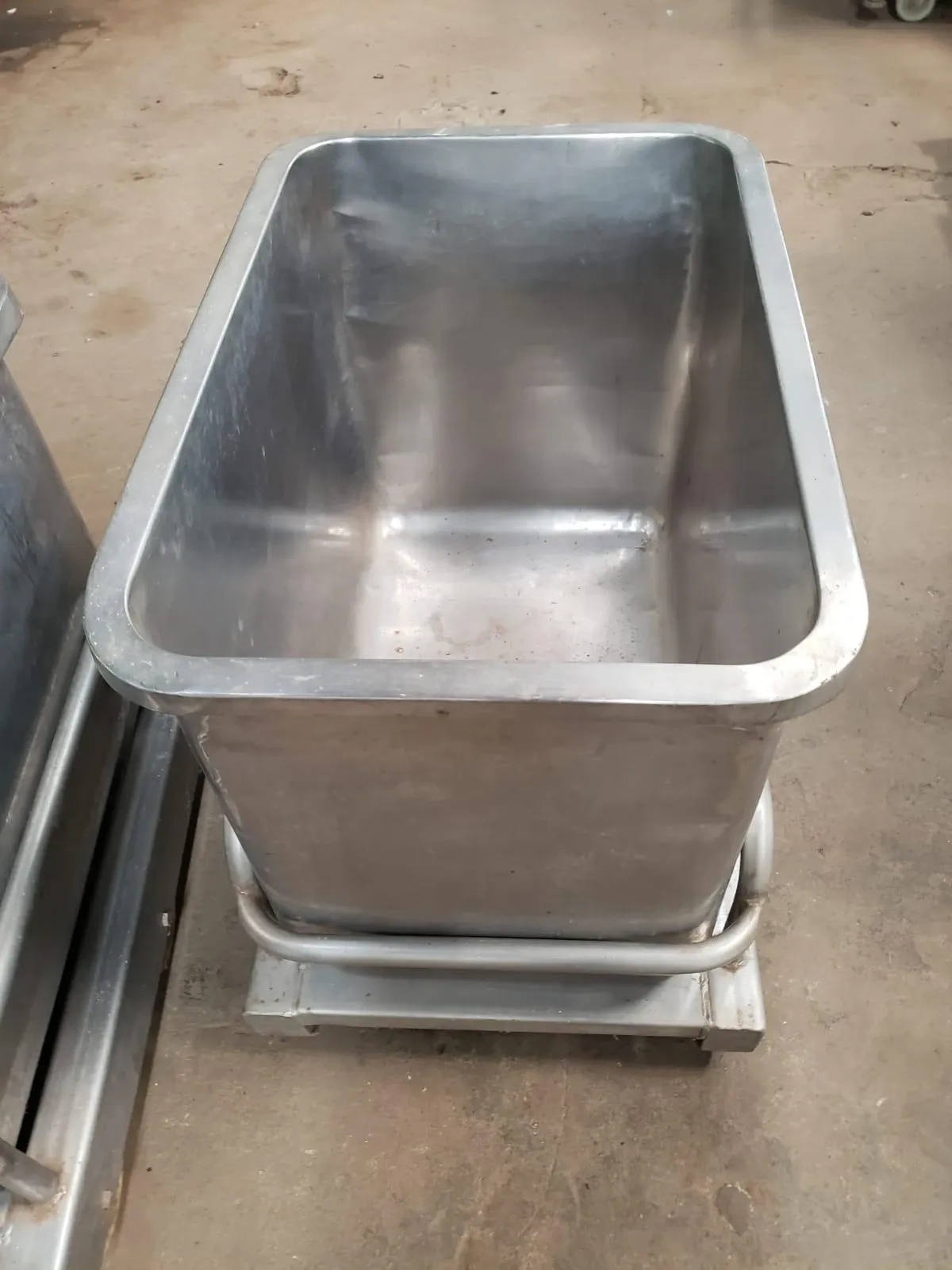 carrinhos-em-aco-inox-vemag