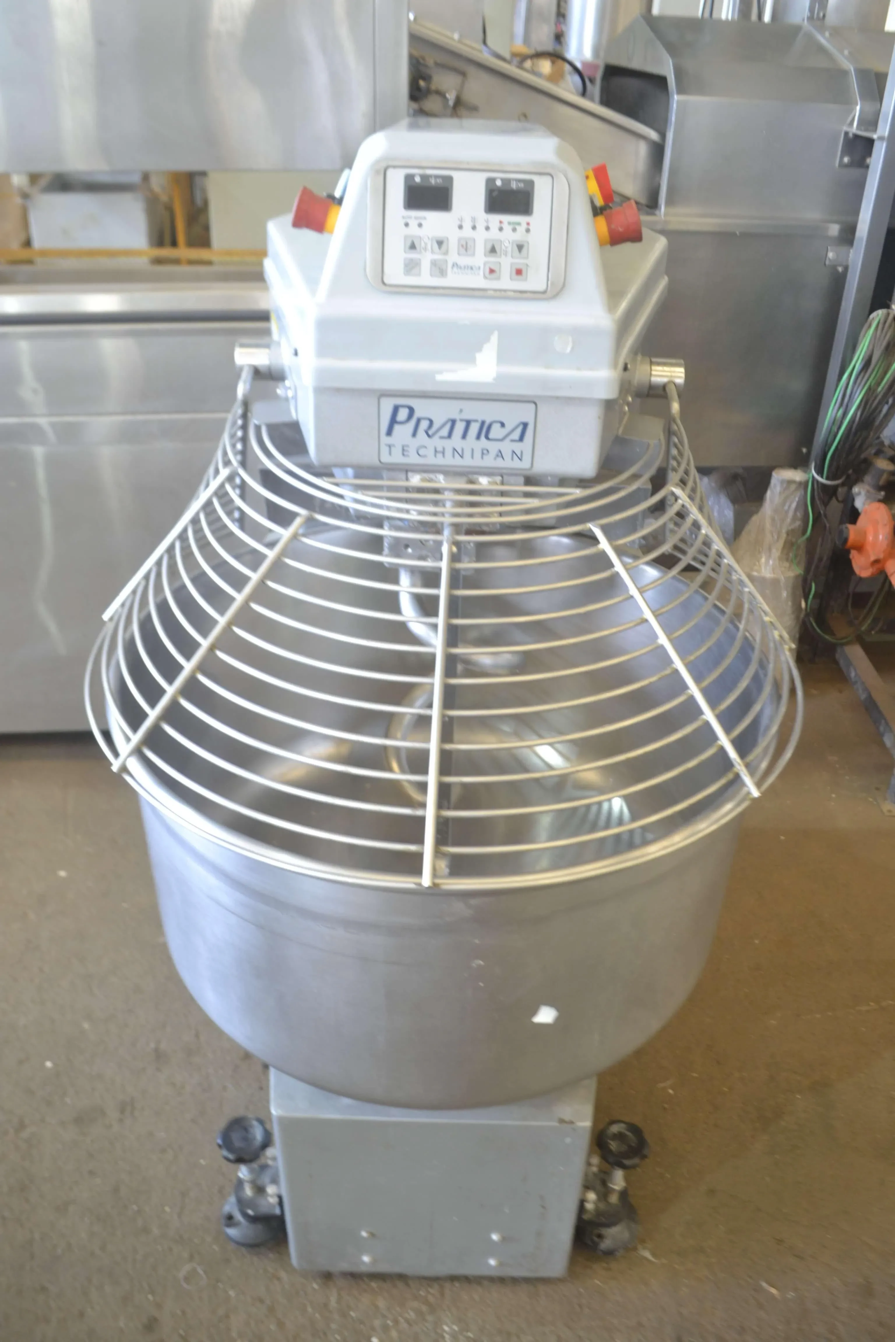 amassadeira-espiral-capacidade-80-kg-marca-pratica