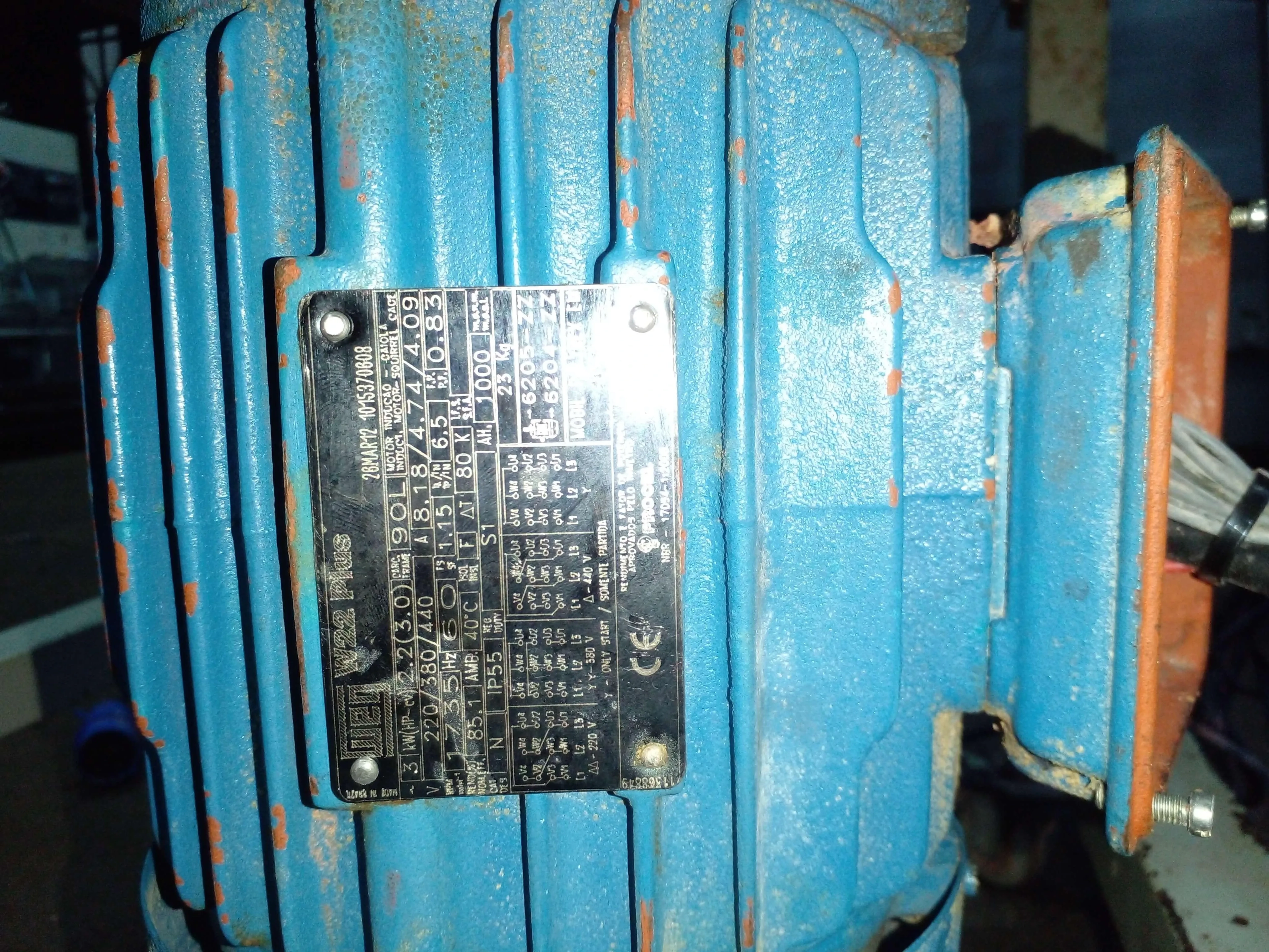 compactadeira-com-masseira-continua-capacidade-150-kg-h-marca-braslaer